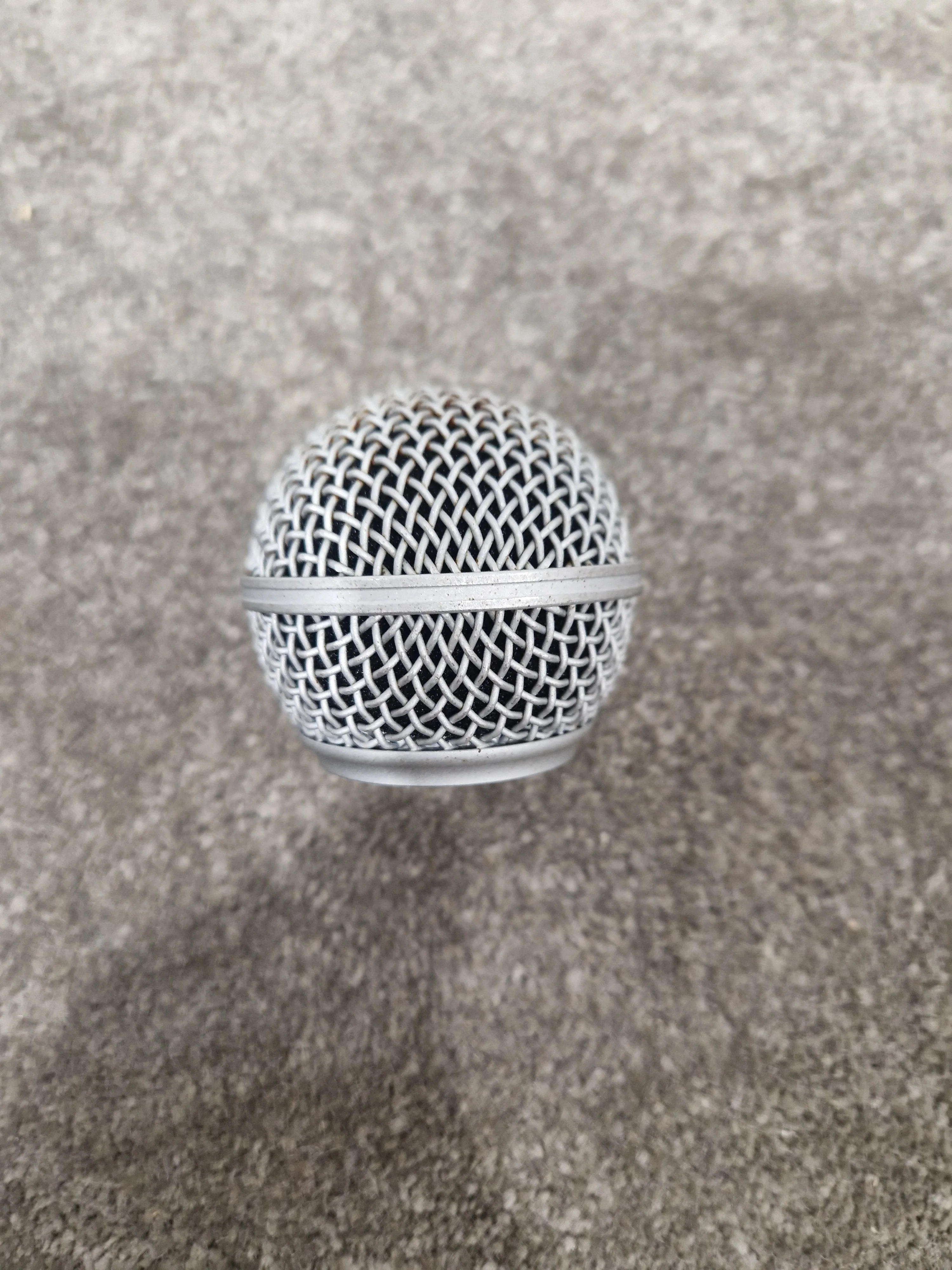 Shure Sm58 Dynamic Microphone - Cardioid Pattern, Durable Construction - Excellent w/ Original Box & Manuals & Mic Holder Midi cable - Image 8