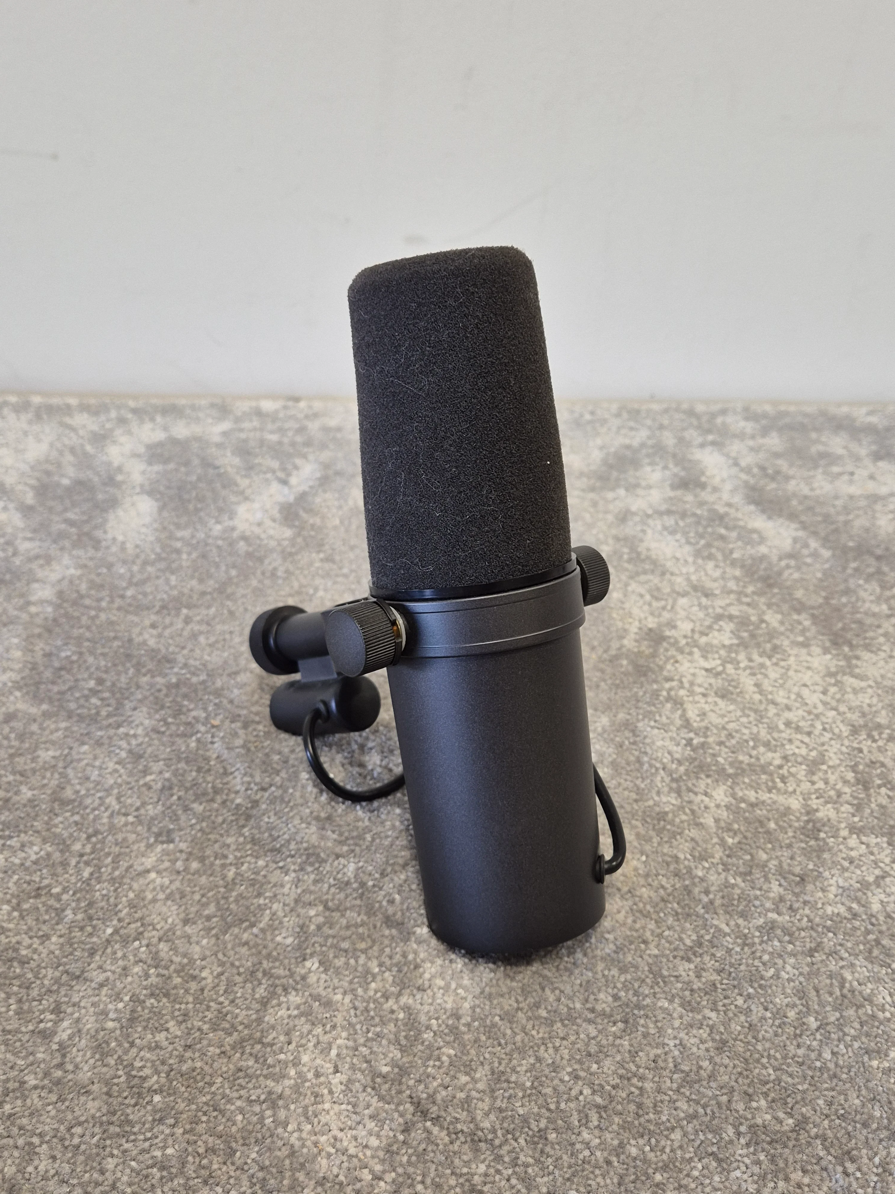 Shure SM7B - Dynamic Microphone w/ Original Box - Image 2