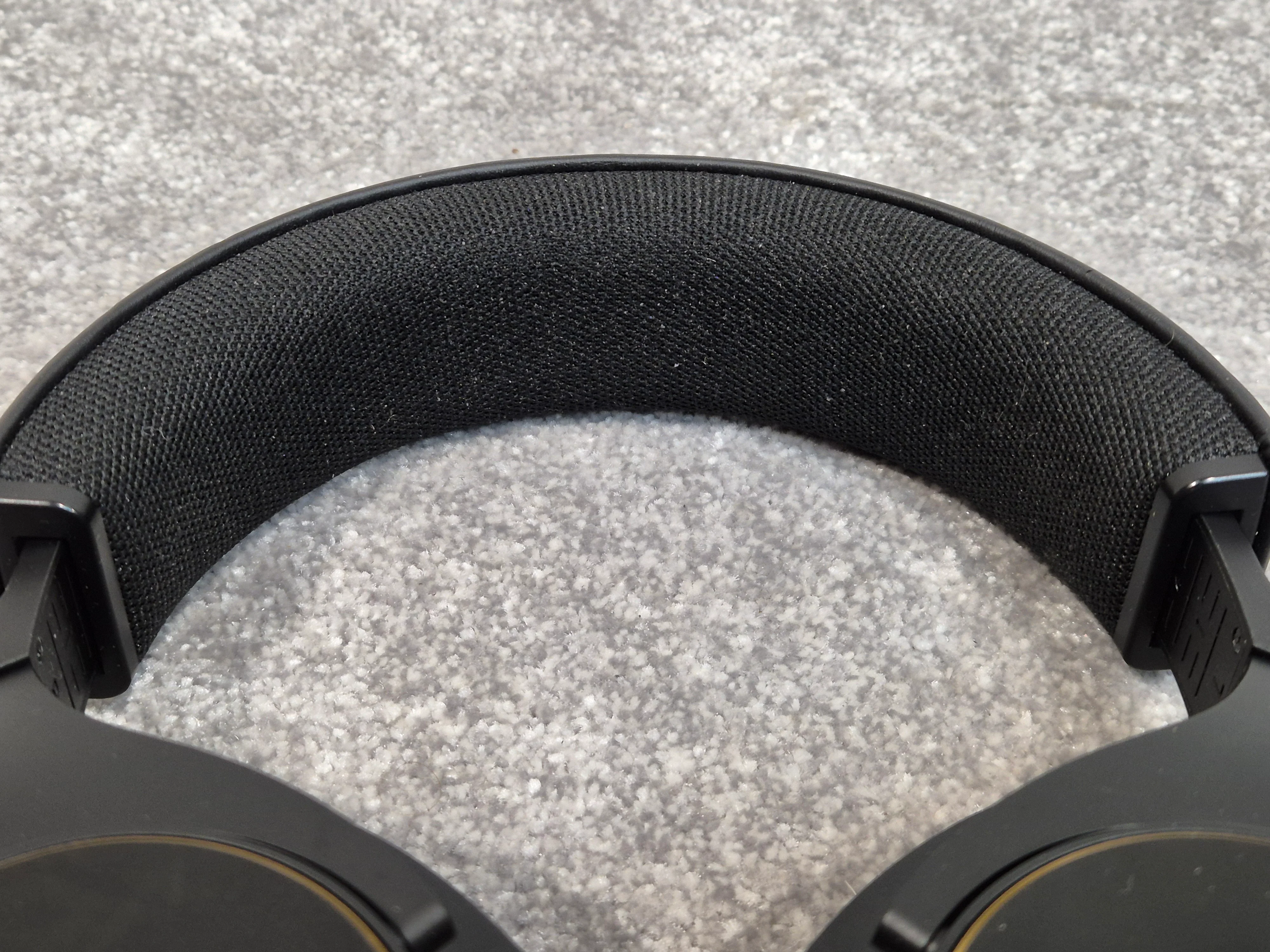 Shure SRH840A - Headphone w/ Shure Carrying Bag - Image 2