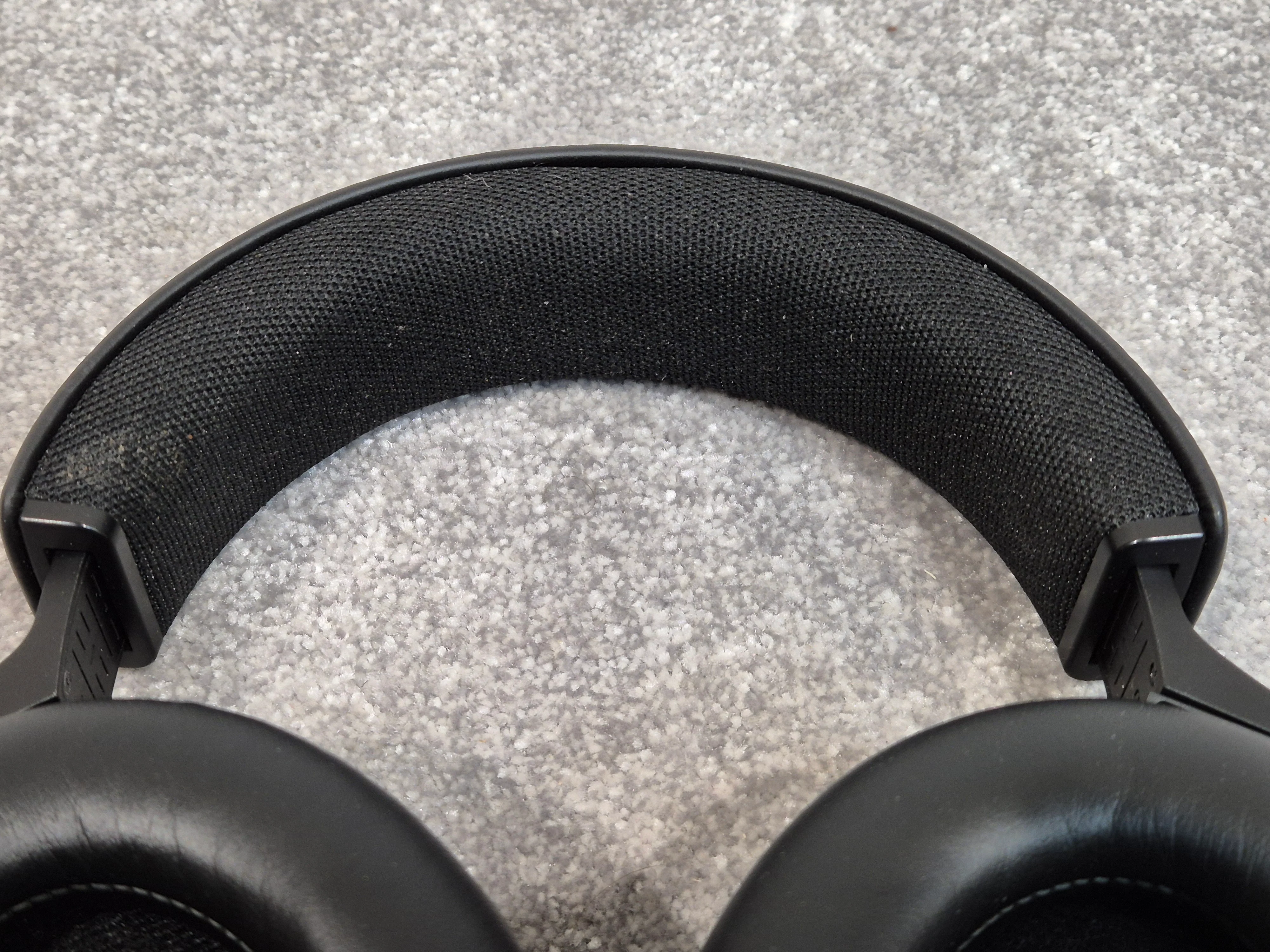Shure SRH840A - Headphone w/ Shure Carrying Bag - Image 3