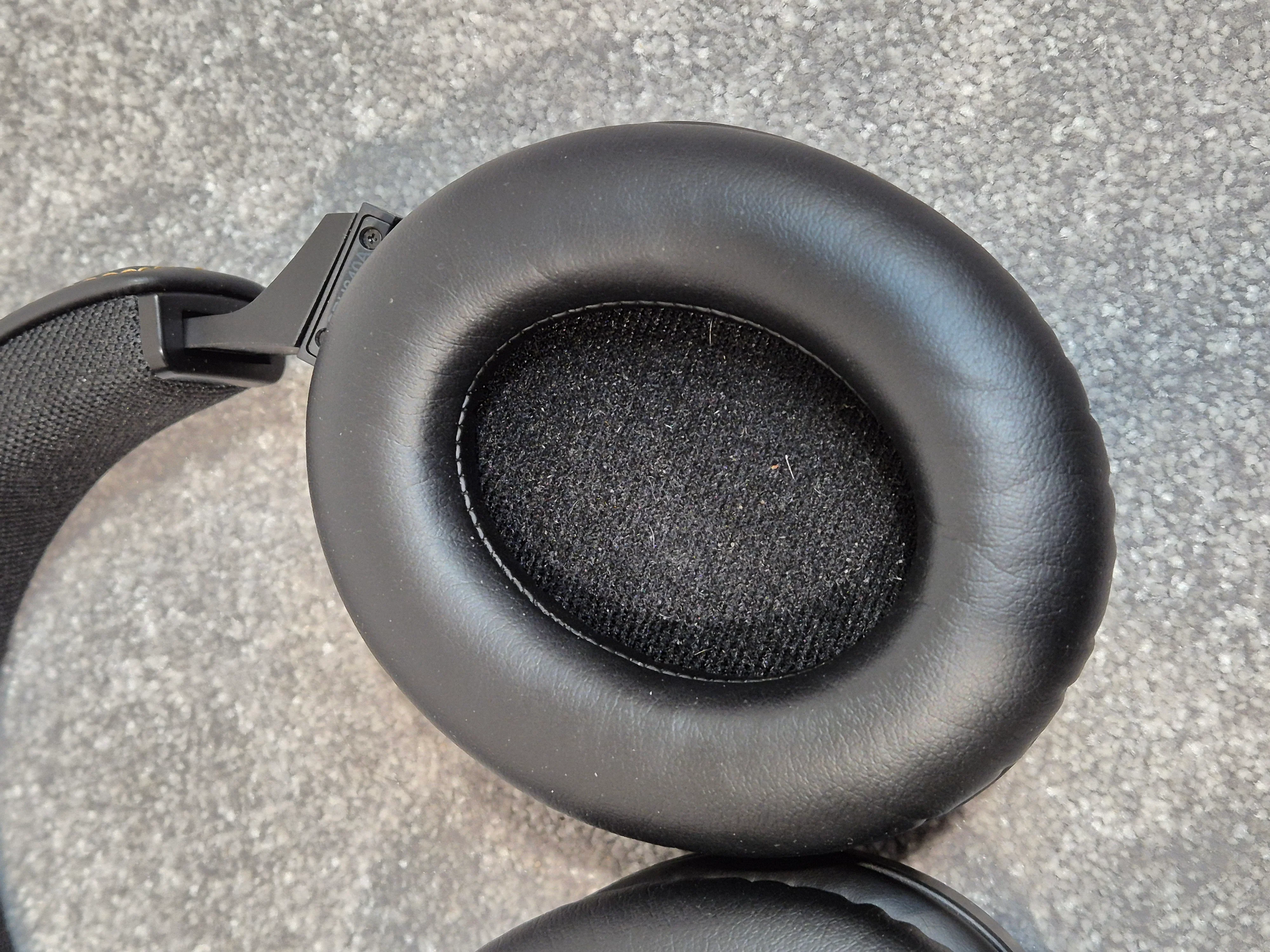Shure SRH840A - Headphone w/ Shure Carrying Bag - Image 4