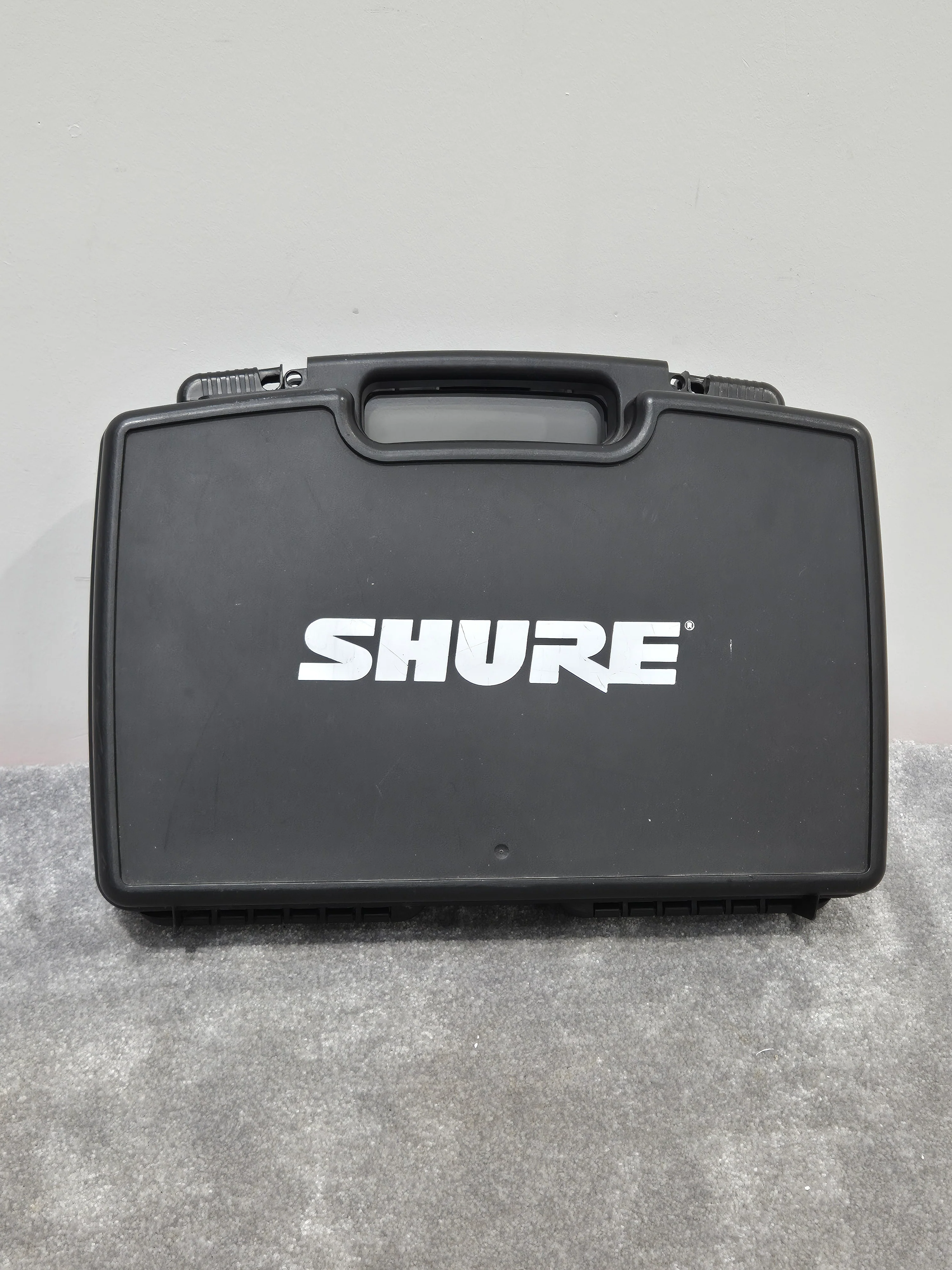 Shure T4N/SM58 -  Wireless Microphone System w/ Case - Excellent - Image 2