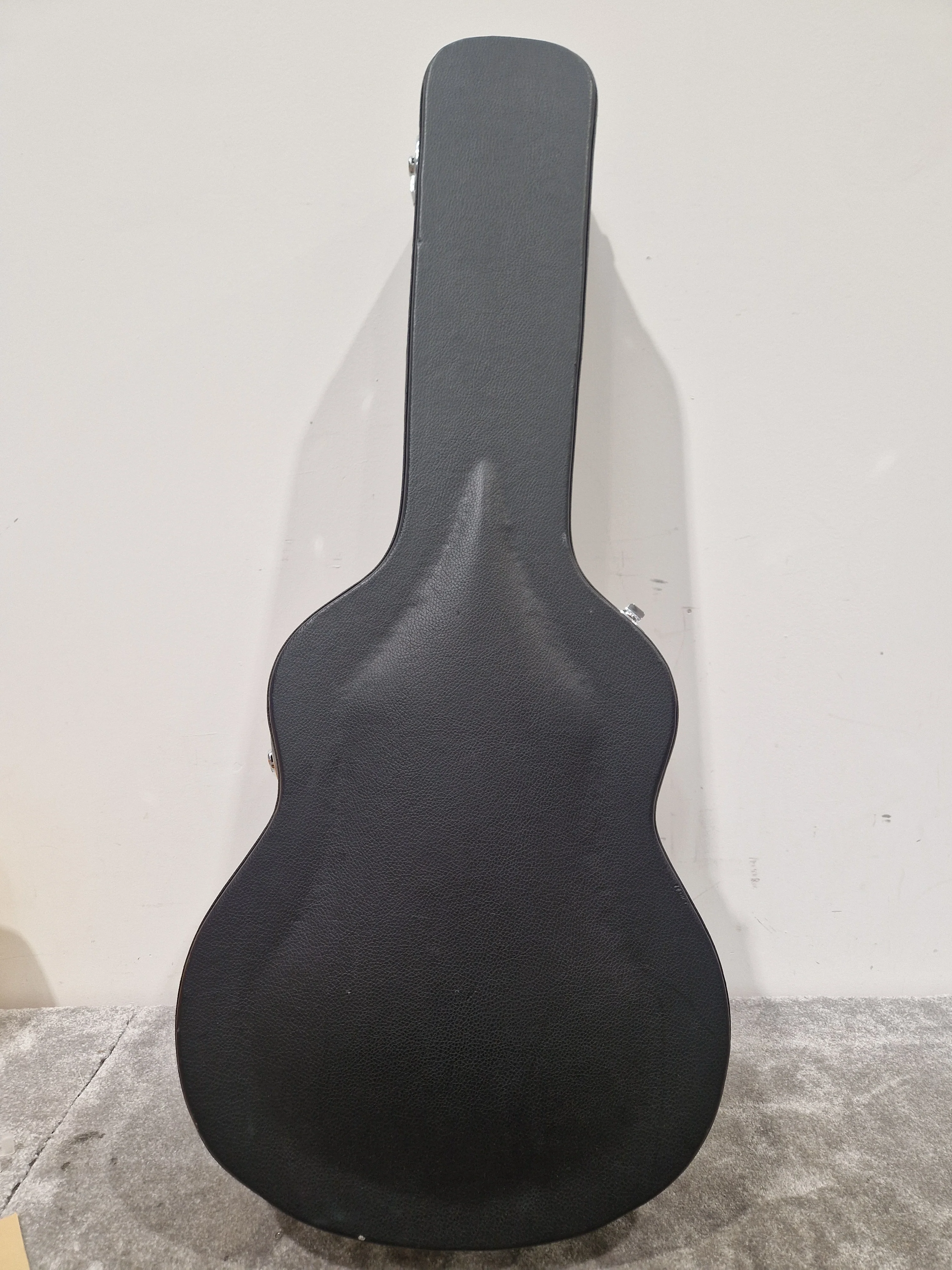 Sigma GJA - SG200-AN Electro Acoustic - Jumbo Body Design - Excellent w/ Hard Case - Image 9