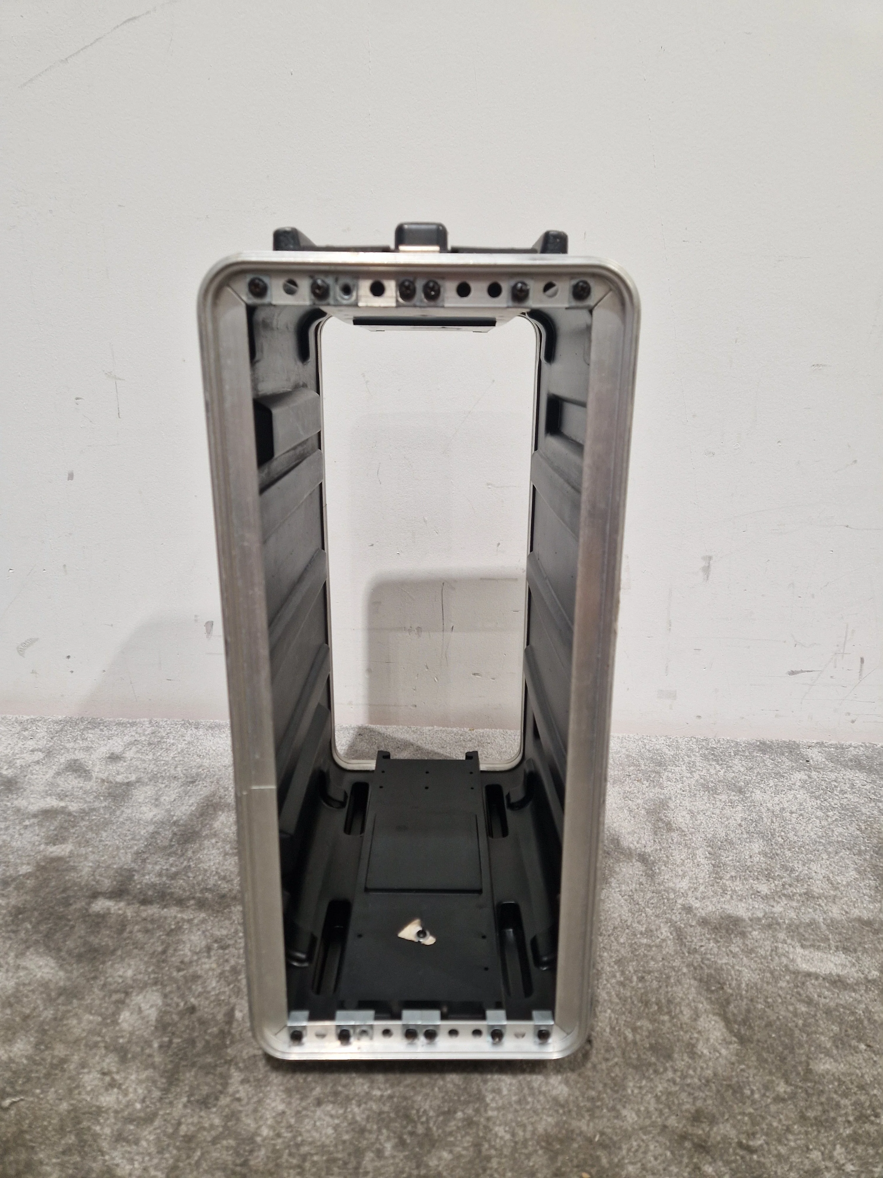 SKB Double Ended Rack Case 39x47x20  - Flight Case - Black - Good - Image 4