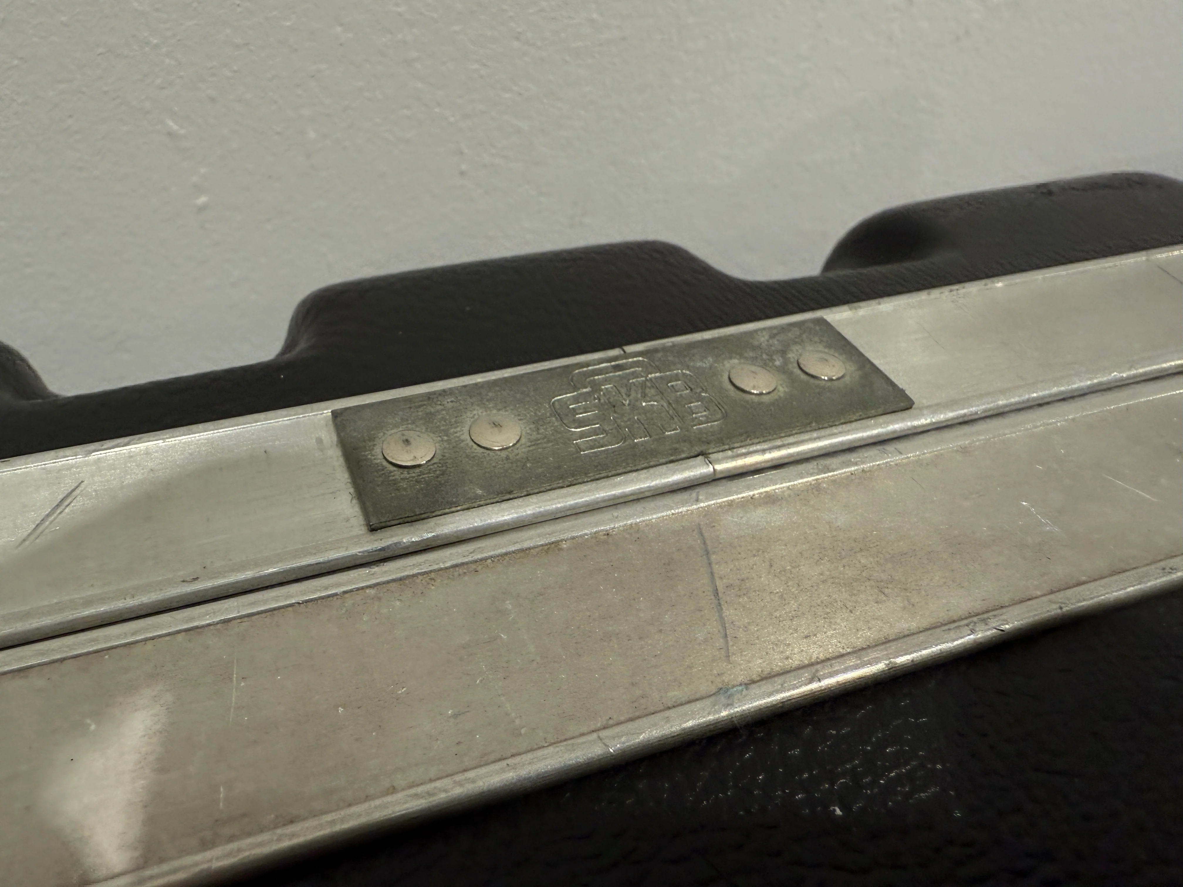 SKB 4u Plastic / Metal Rack Mount Flight Case - Image 9