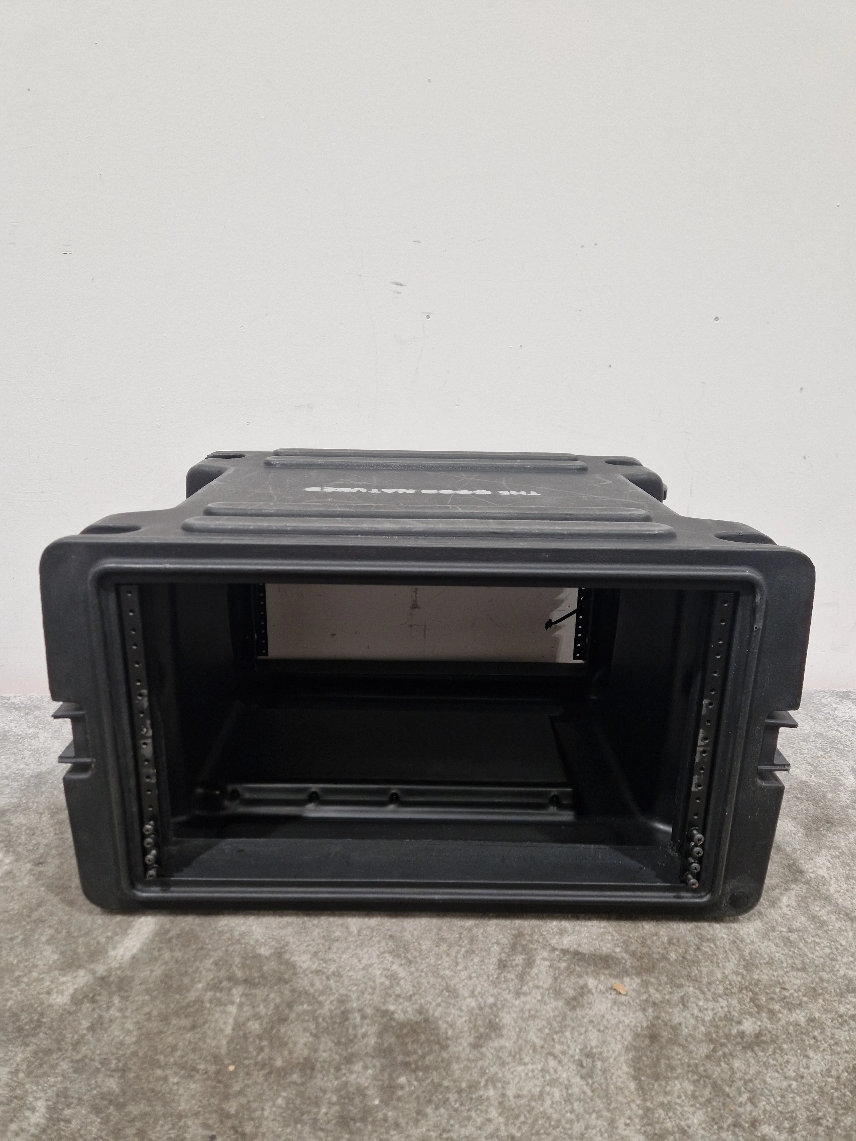 SKB - 19" Rack Flight Case - 61X61X35CM Wheel ON Case - Durable Design - Good - Image 10