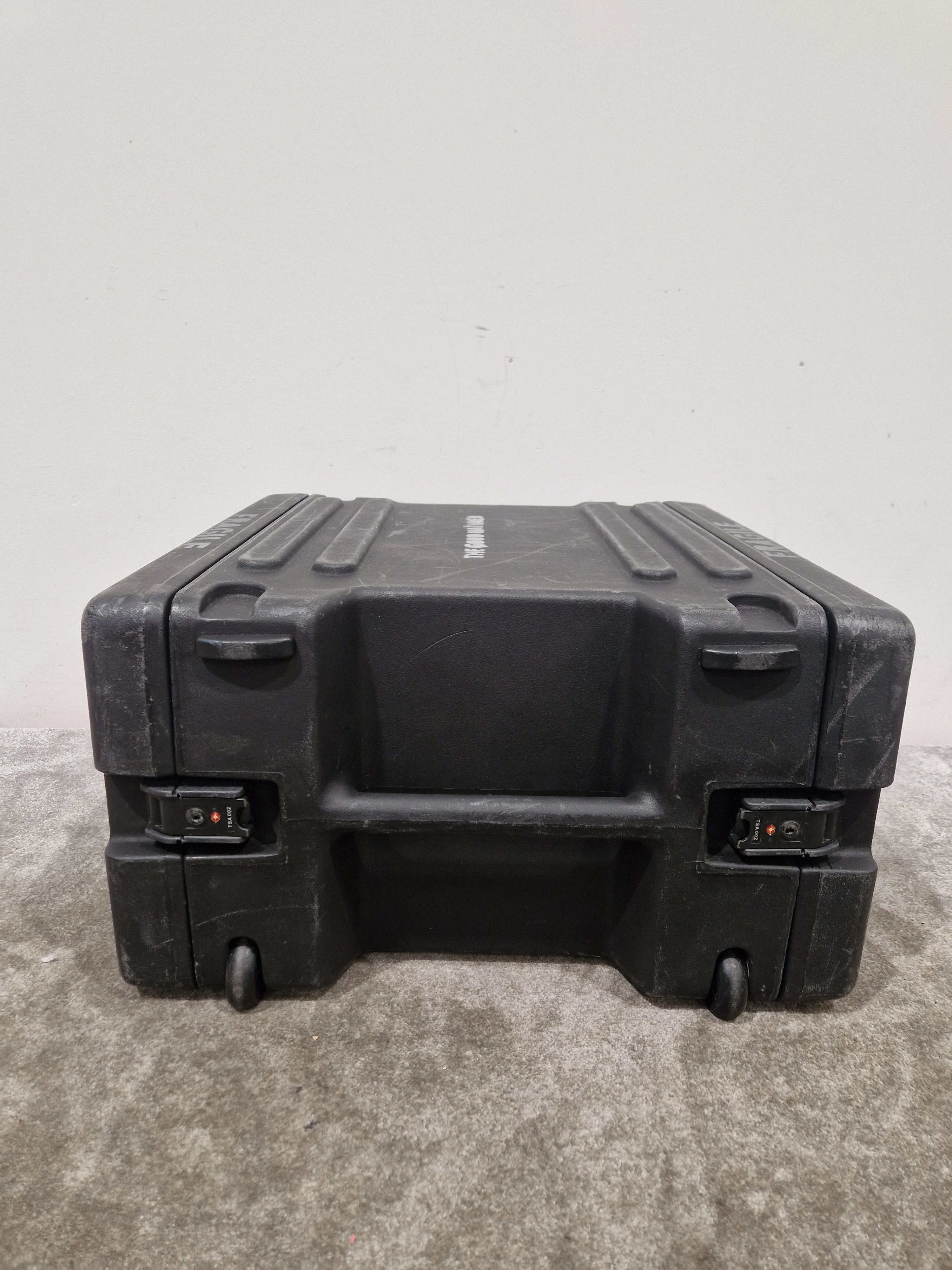 SKB - 19" Rack Flight Case - 61X61X35CM Wheel ON Case - Durable Design - Good - Image 9