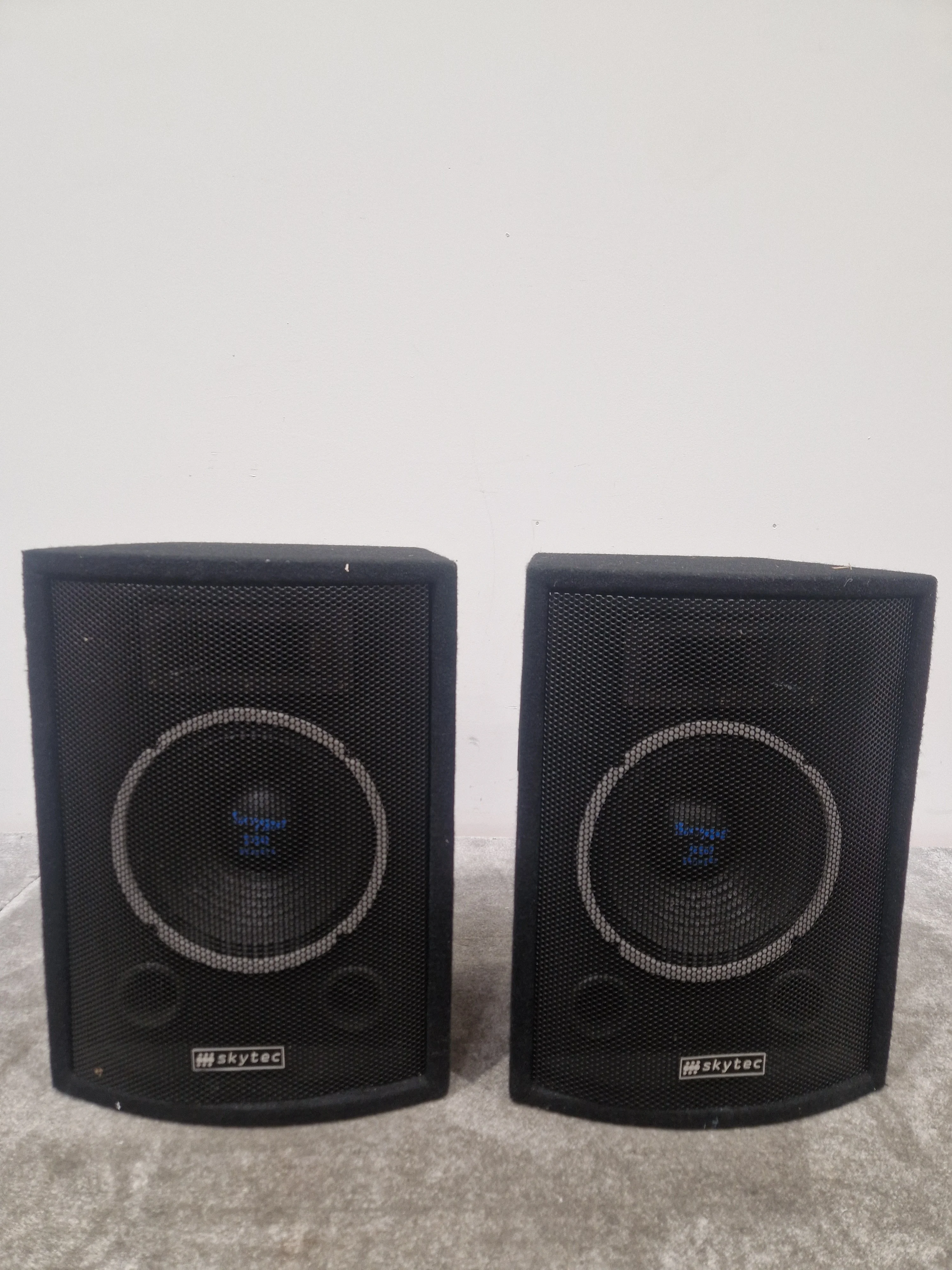 Skytec 200 Watt Speakers Pair - Passive Speakers, 2-Way System - Excellent - Image 2