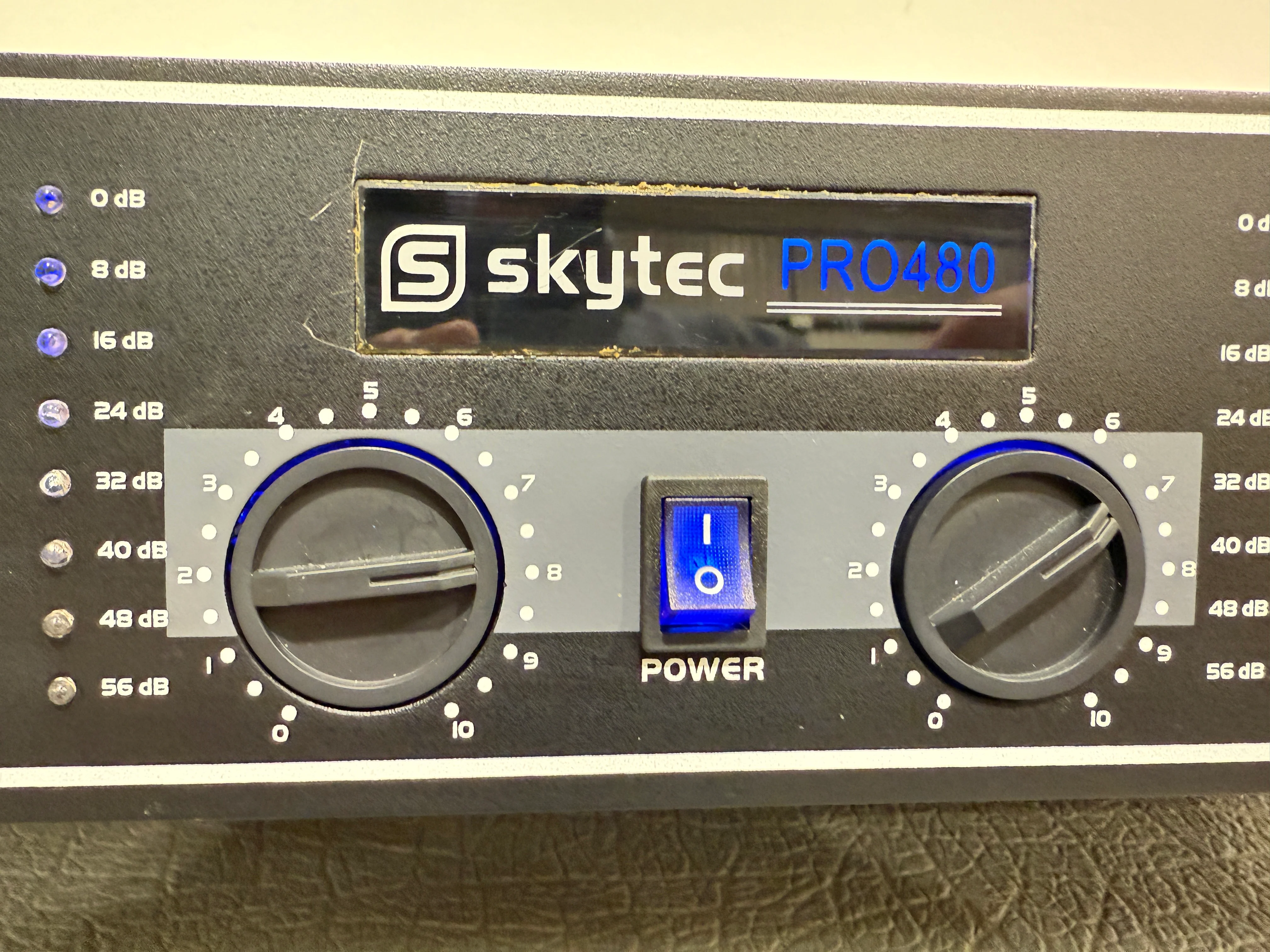 Skytec Pro-480 Stereo Power Rack Mounted Amplifier - Black - Image 4