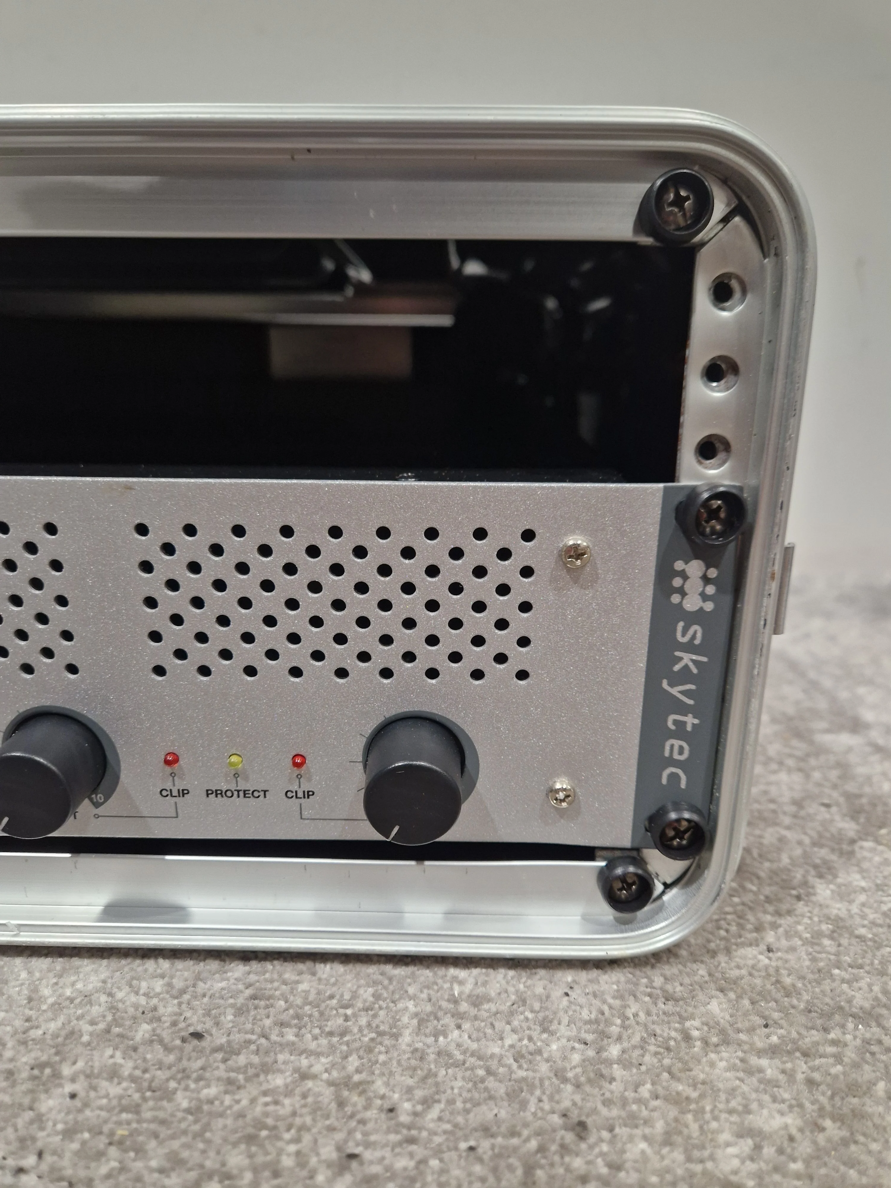 Skytec TEC 6200 - Power Amplifier - 2 x 100W - Black - Power Amplifiers - Spares or Repair - Image 11