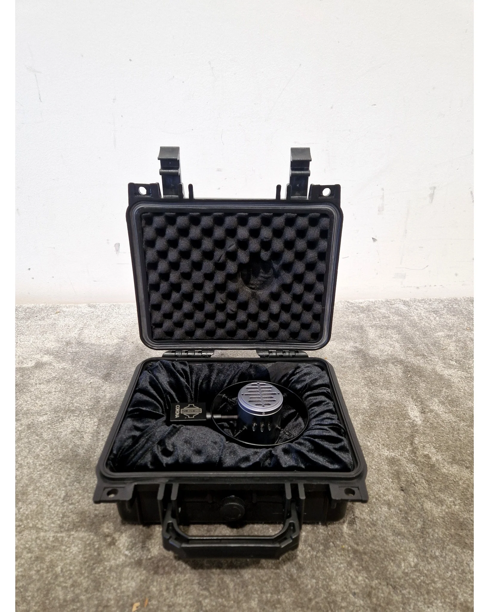 Sontronics Corona - Dynamic Microphone - Excellent w/ Original Box & Hard Case - Image 13