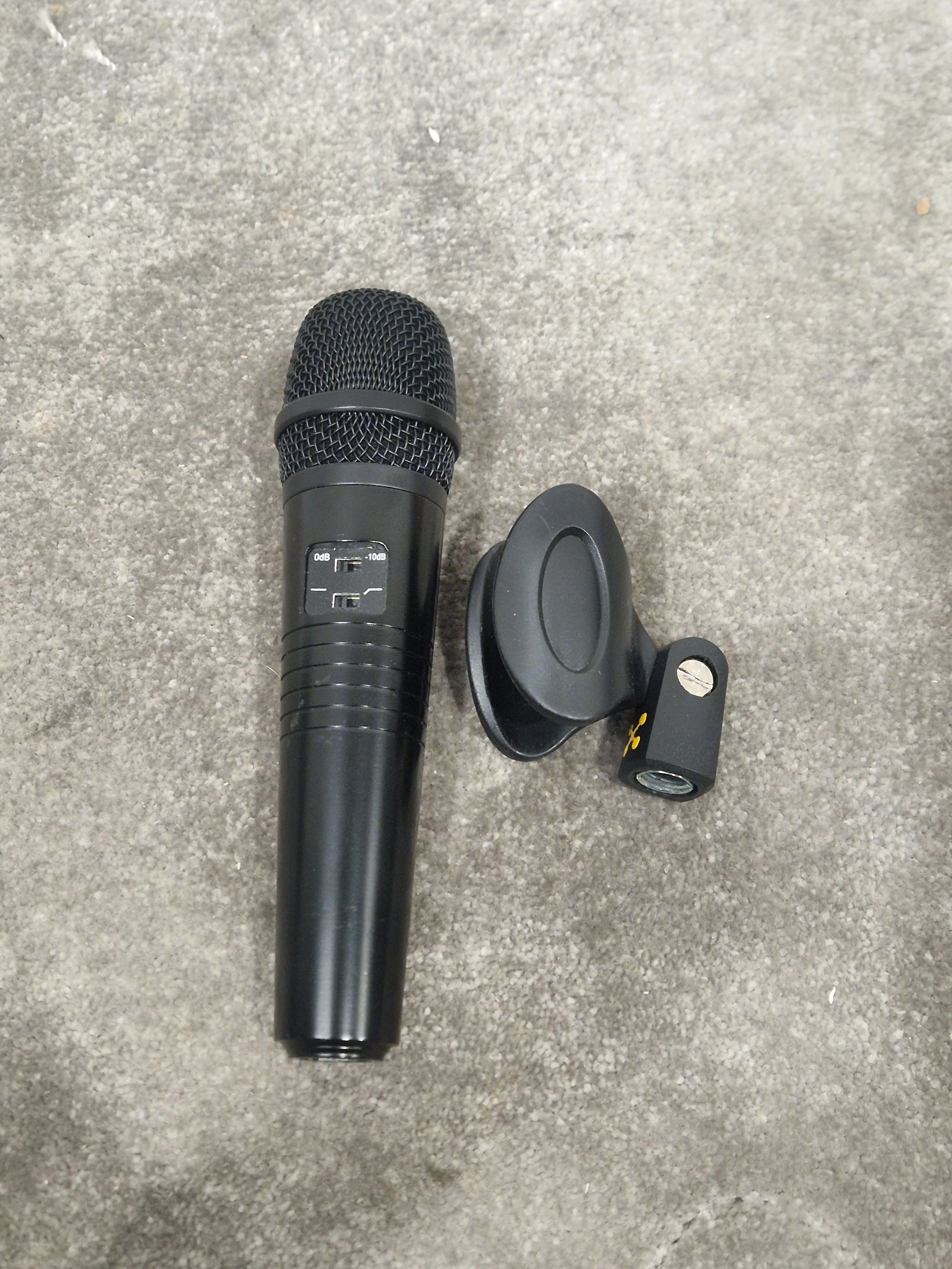 Sontronics STC-6 Condenser Microphone - Cardioid Pattern, Gold Sputtered Diaphragm - Excellent w/ Hard Case & Mic holder - Image 11