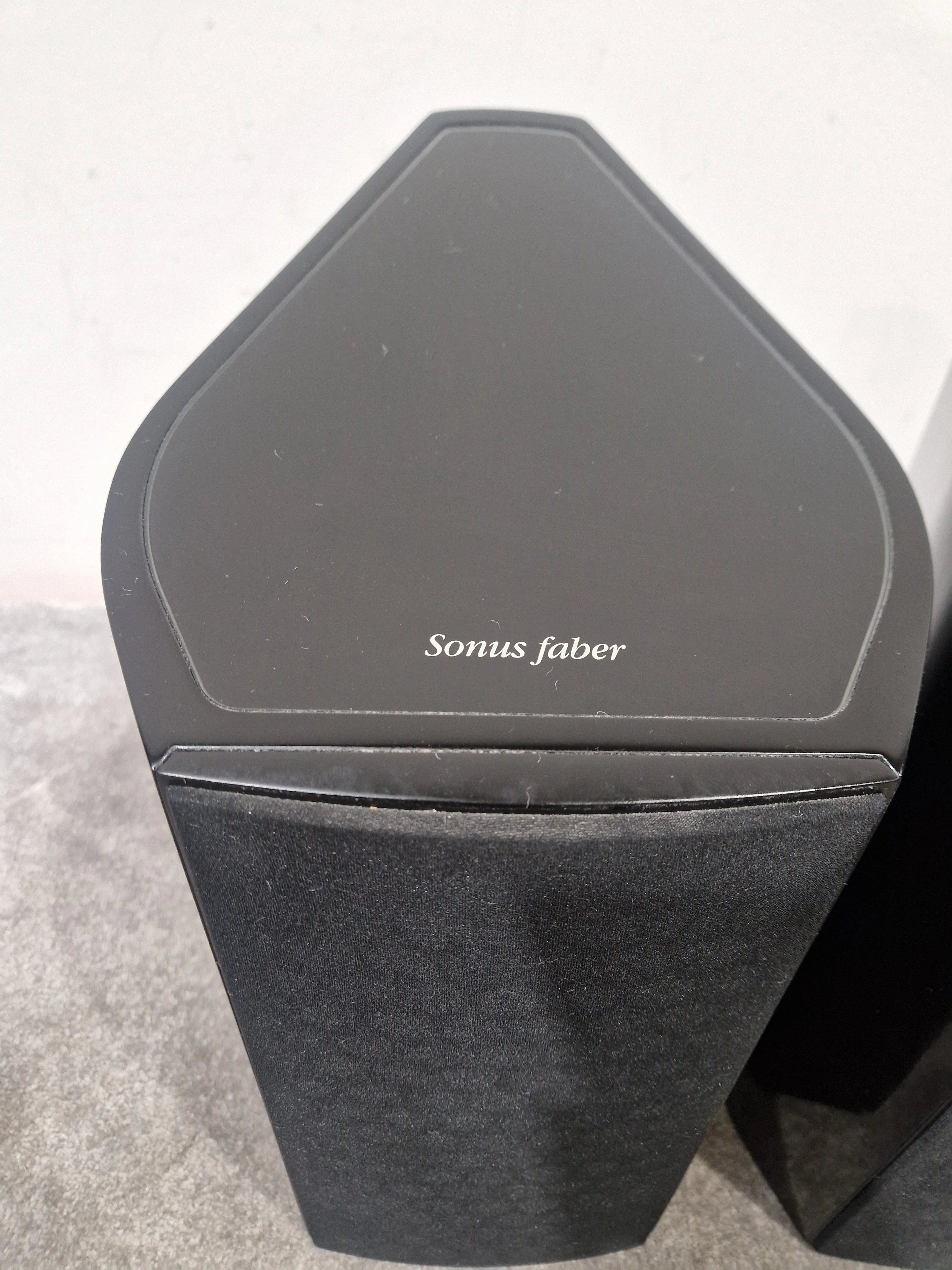 Sonus Faber Vanere 1.5 Pair Floorstanding Speakers - 2-Way Design, Curved Cabinets - Spares or Repair w/ Manuals & Stands - Image 3