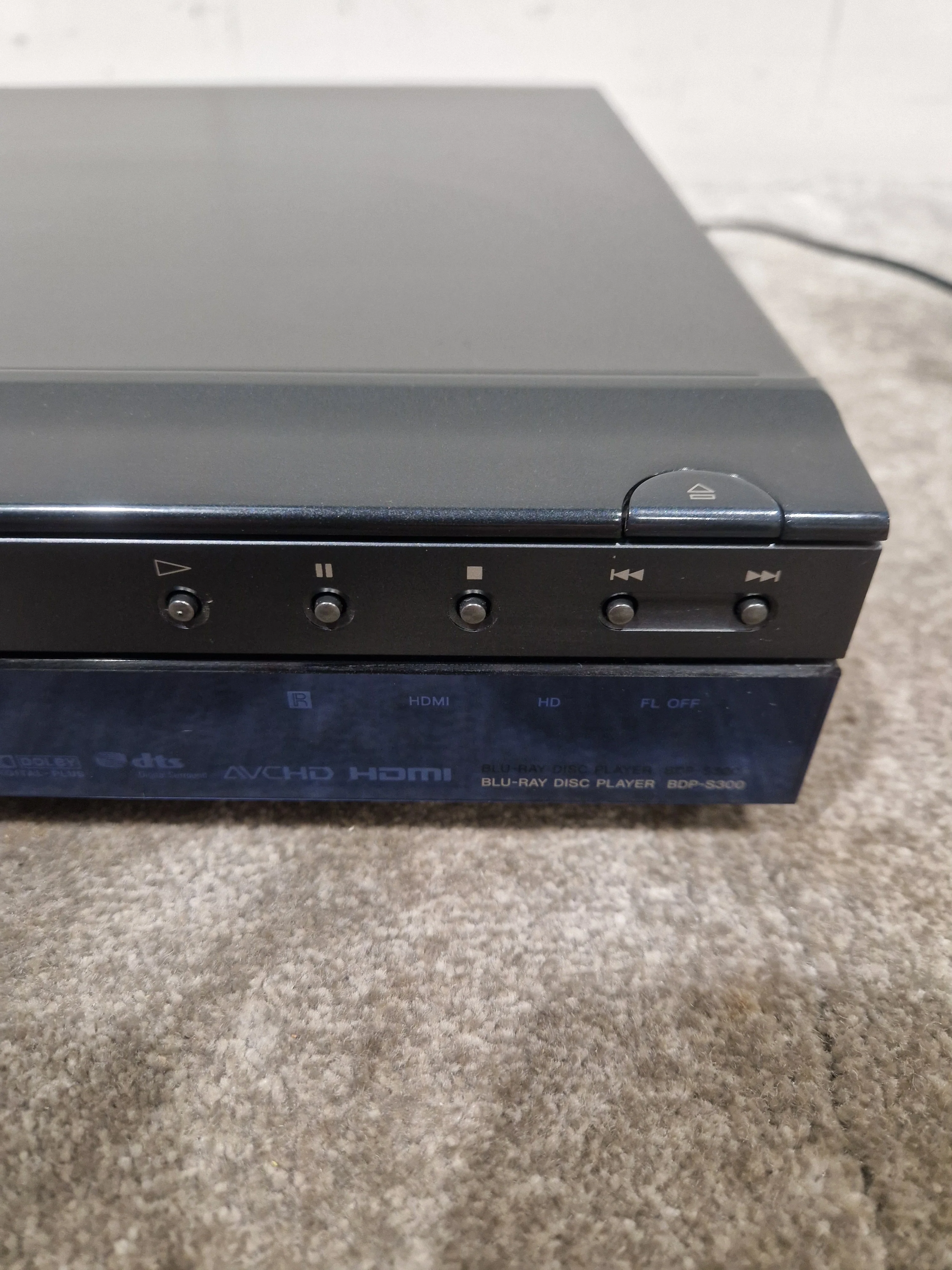 Sony BDP-S300 - DVD Player - Black – Blu-ray Player - Excellent w/ remote - Image 4