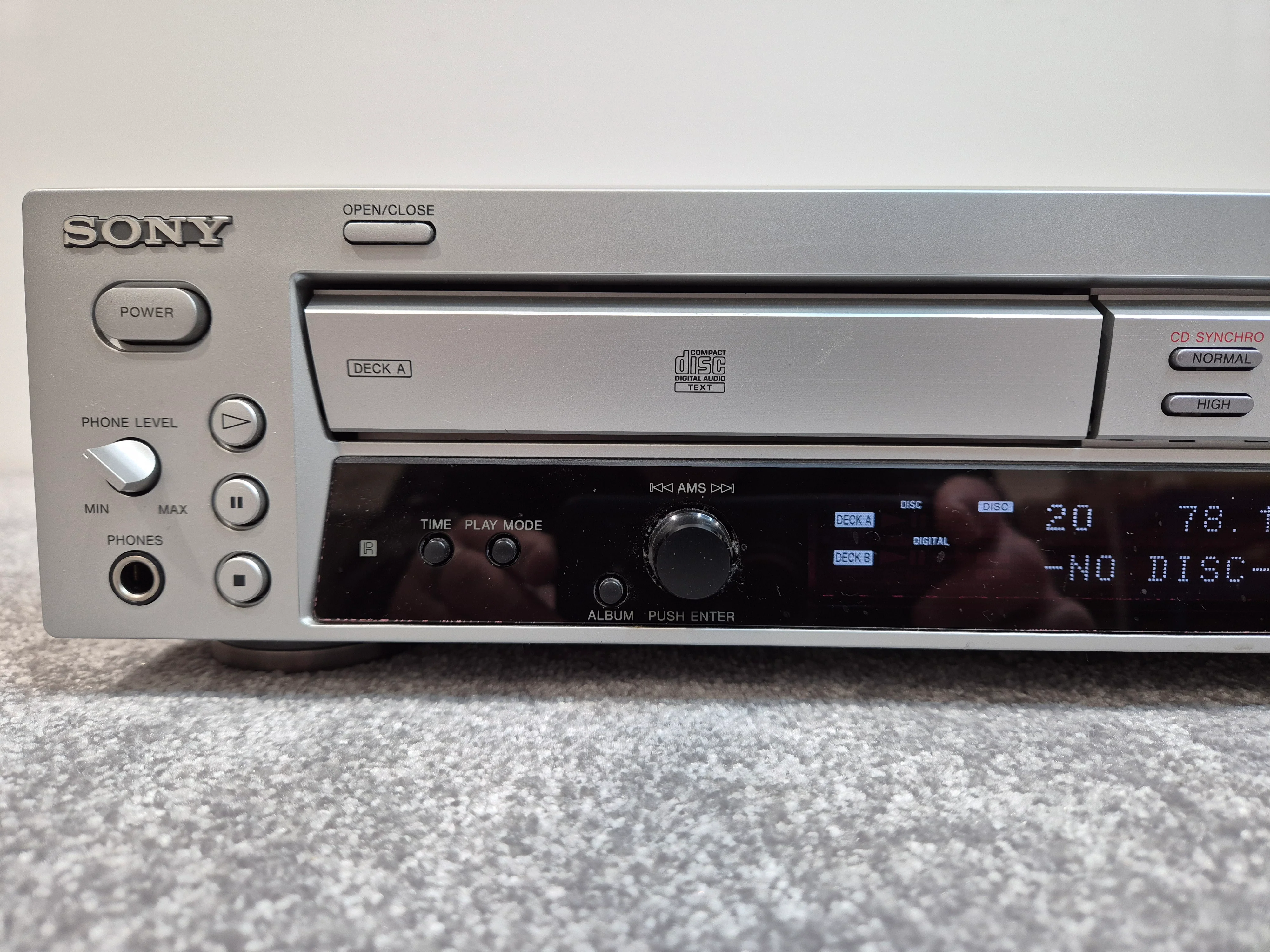 Sony CD Recorder RCD-W100 - 2-Disc CD-RW Recorder - Image 3