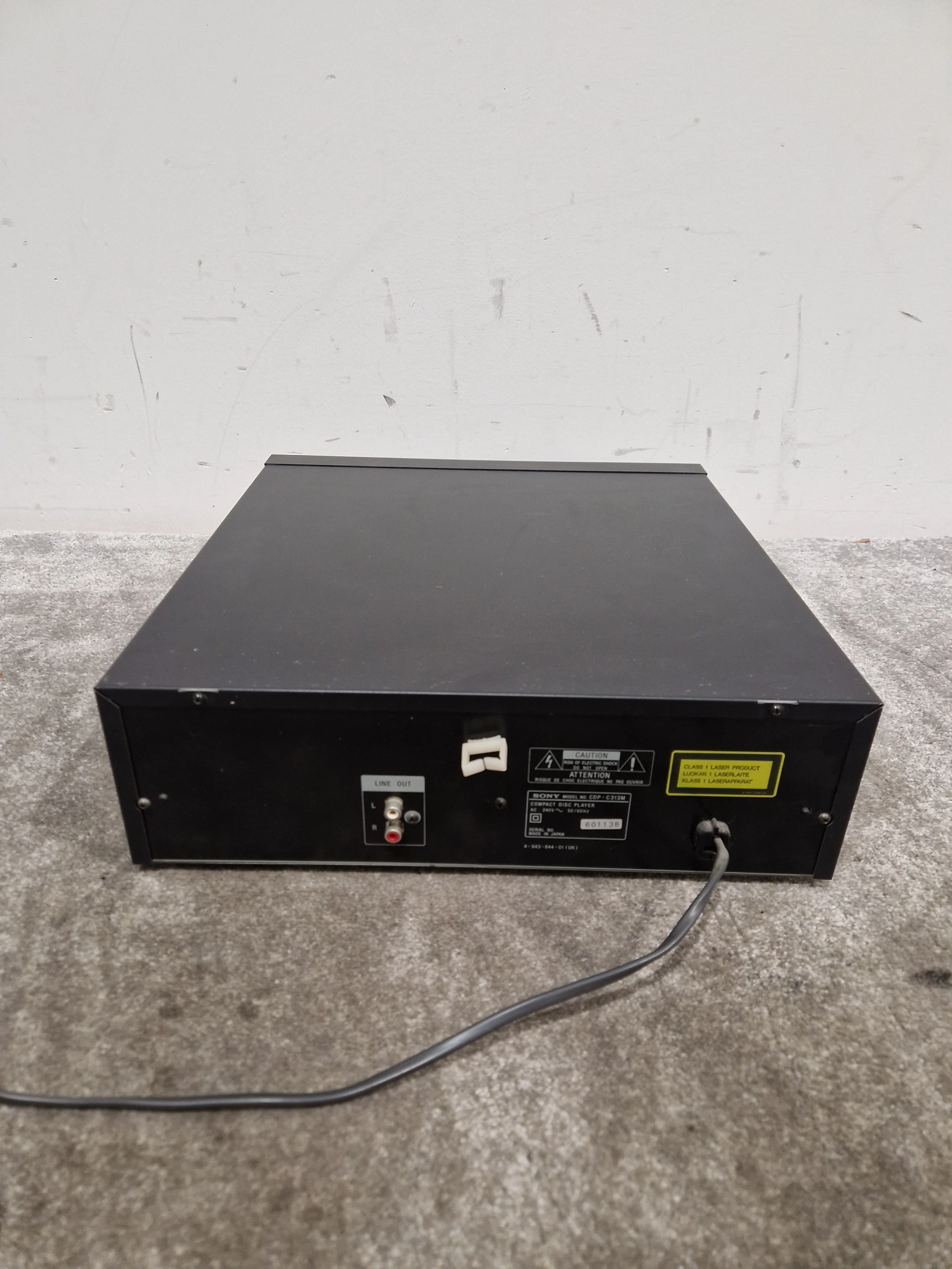 Sony CDP-C313M – CD Changer - Spares or Repair - Image 3