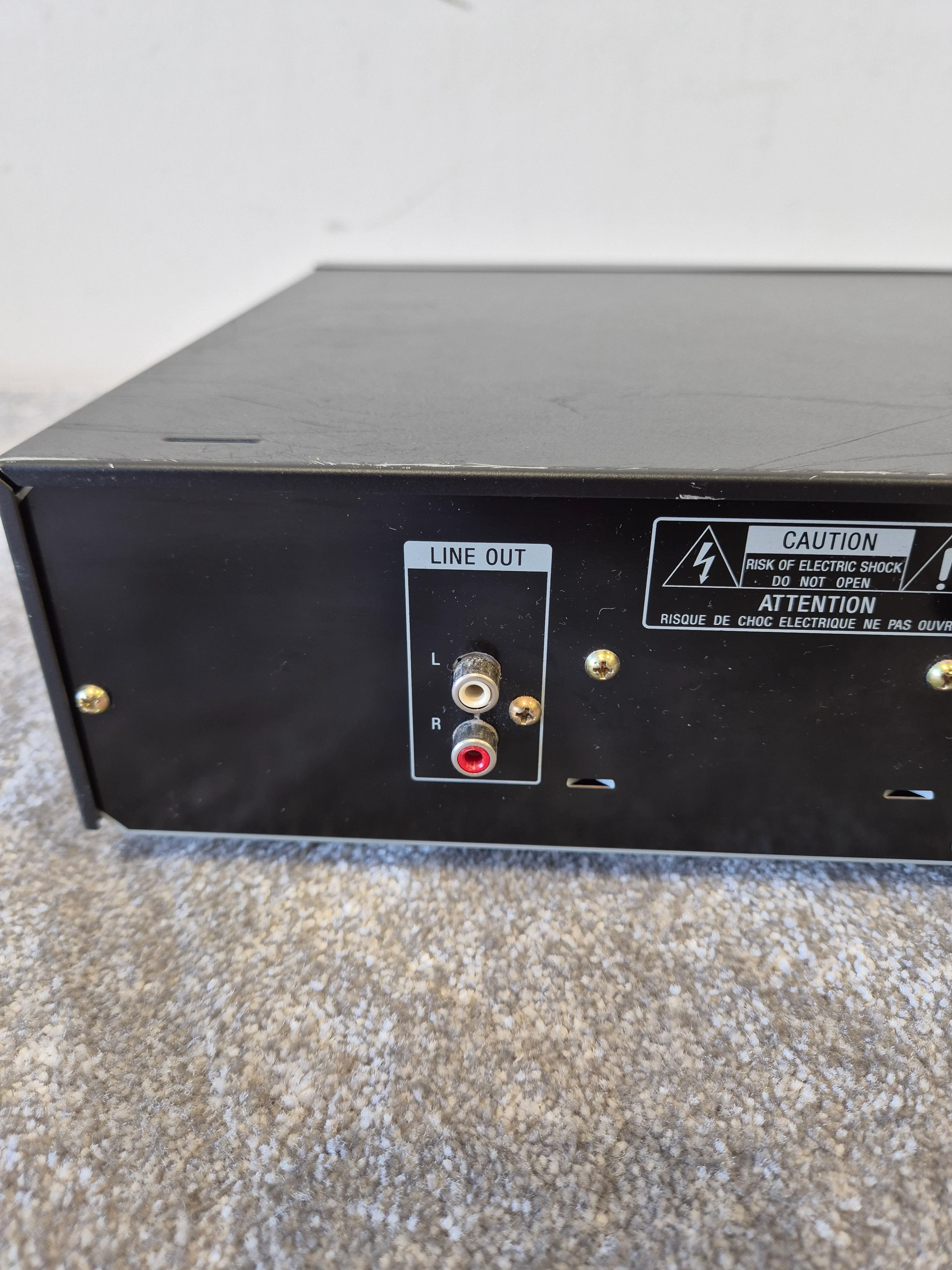 Sony CDP M302 - Compact Disc Player (Spares or Repairs) - Image 11