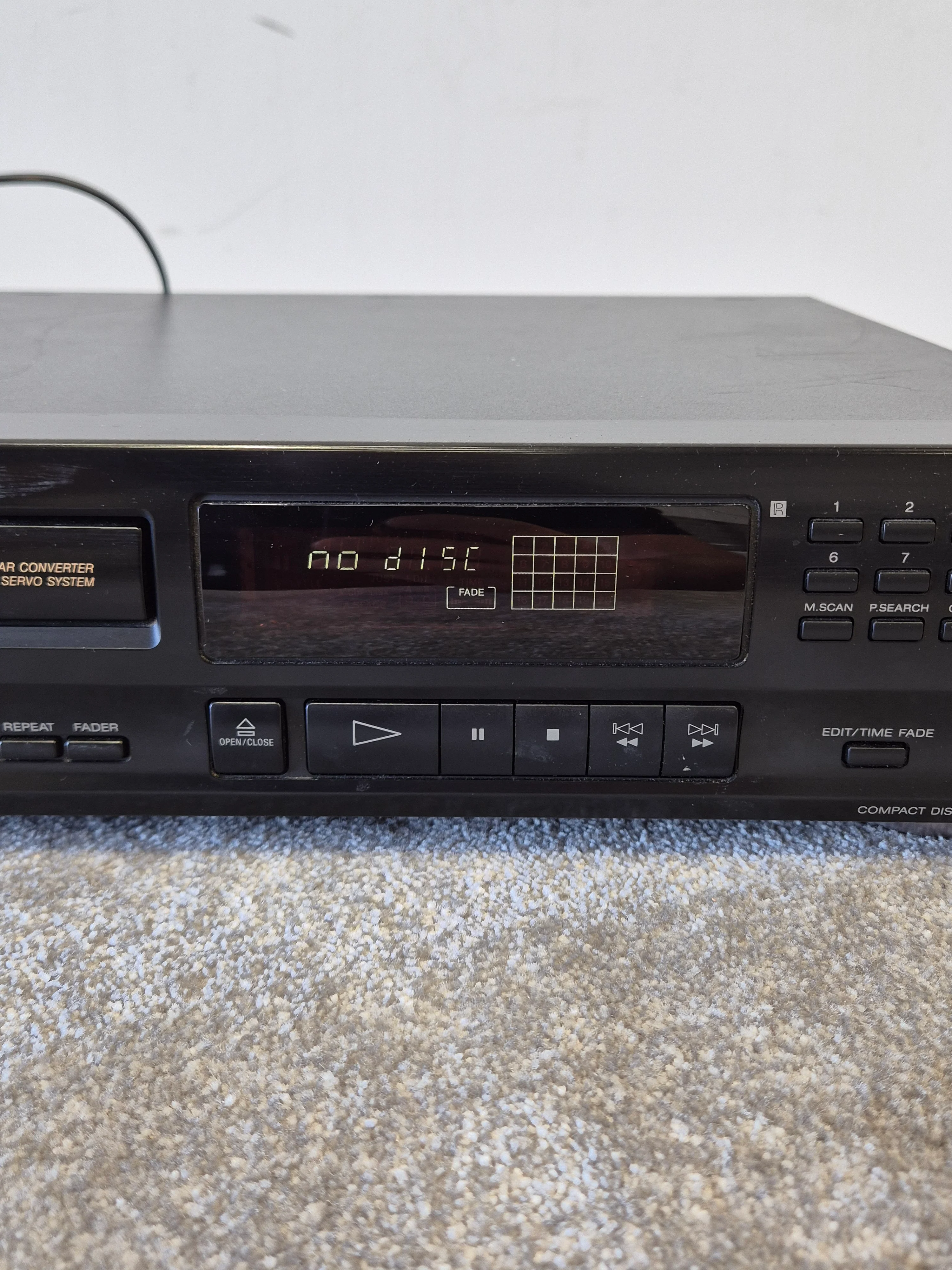 Sony CDP M302 - Compact Disc Player (Spares or Repairs) - Image 3