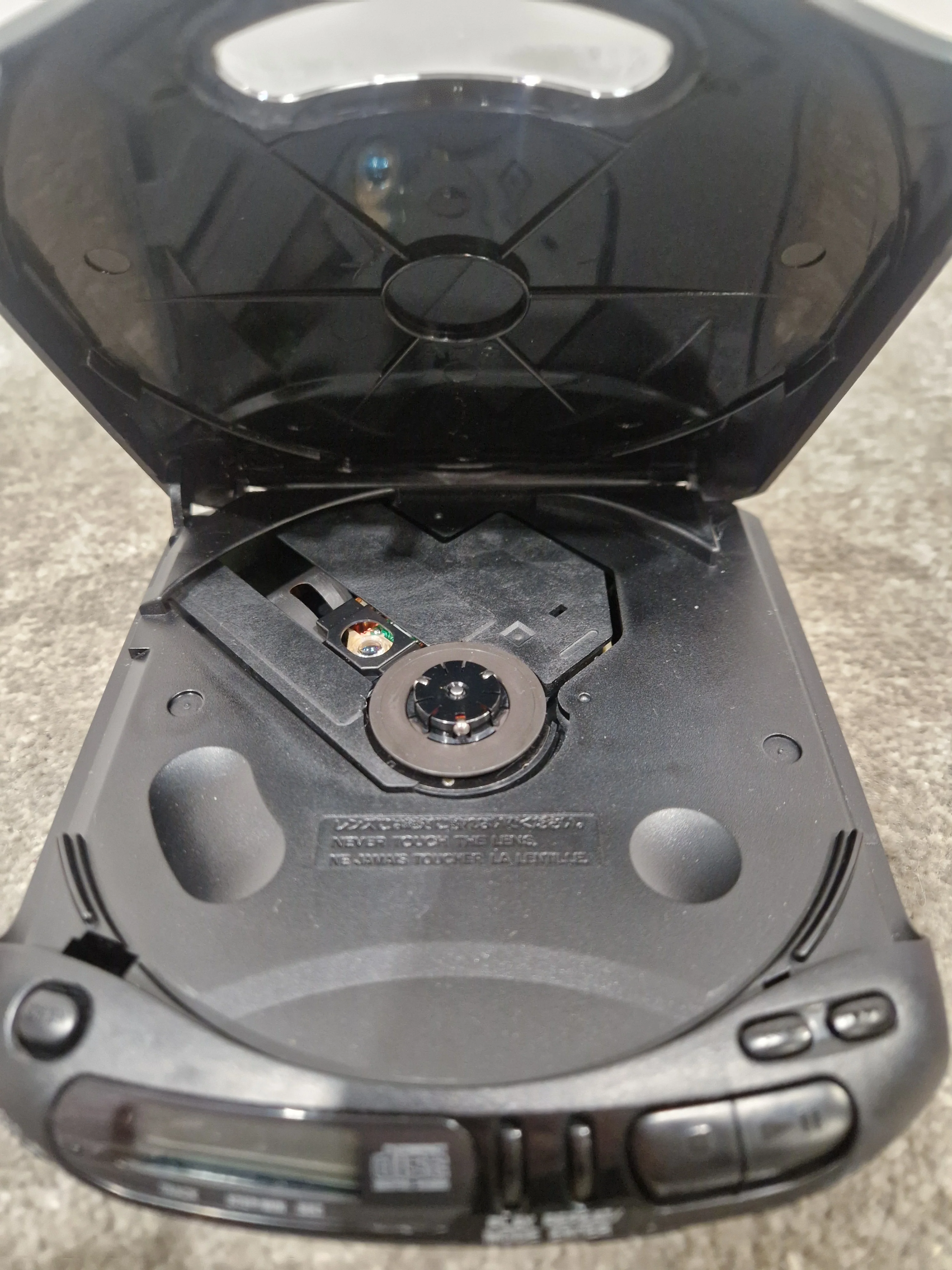 Sony Discman D-140 - CD Player - Mega Bass - Black – Portable CD Player - Spares or Repair - Image 10