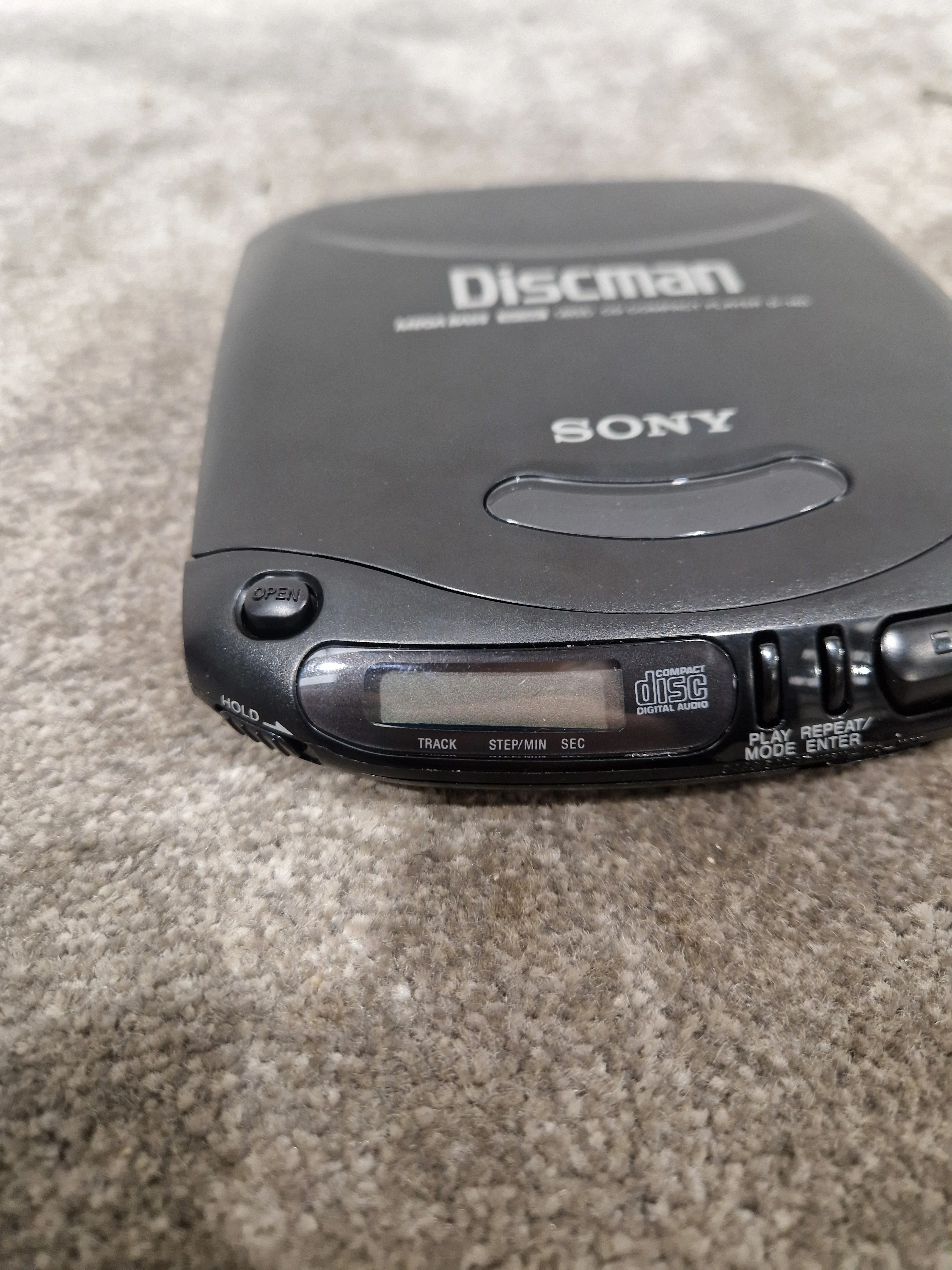 Sony Discman D-140 - CD Player - Mega Bass - Black – Portable CD Player - Spares or Repair - Image 14