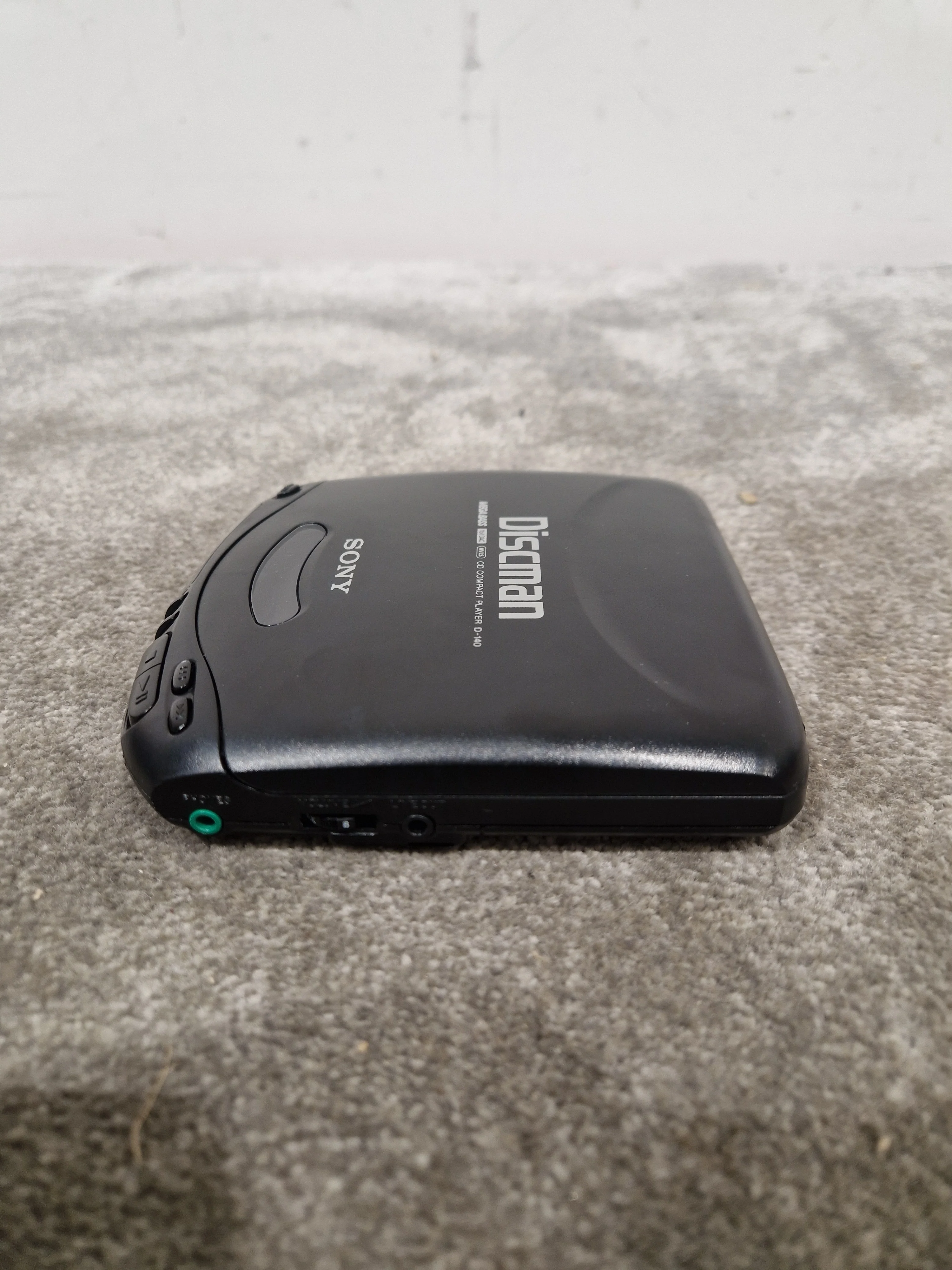 Sony Discman D-140 - CD Player - Mega Bass - Black – Portable CD Player - Spares or Repair - Image 2