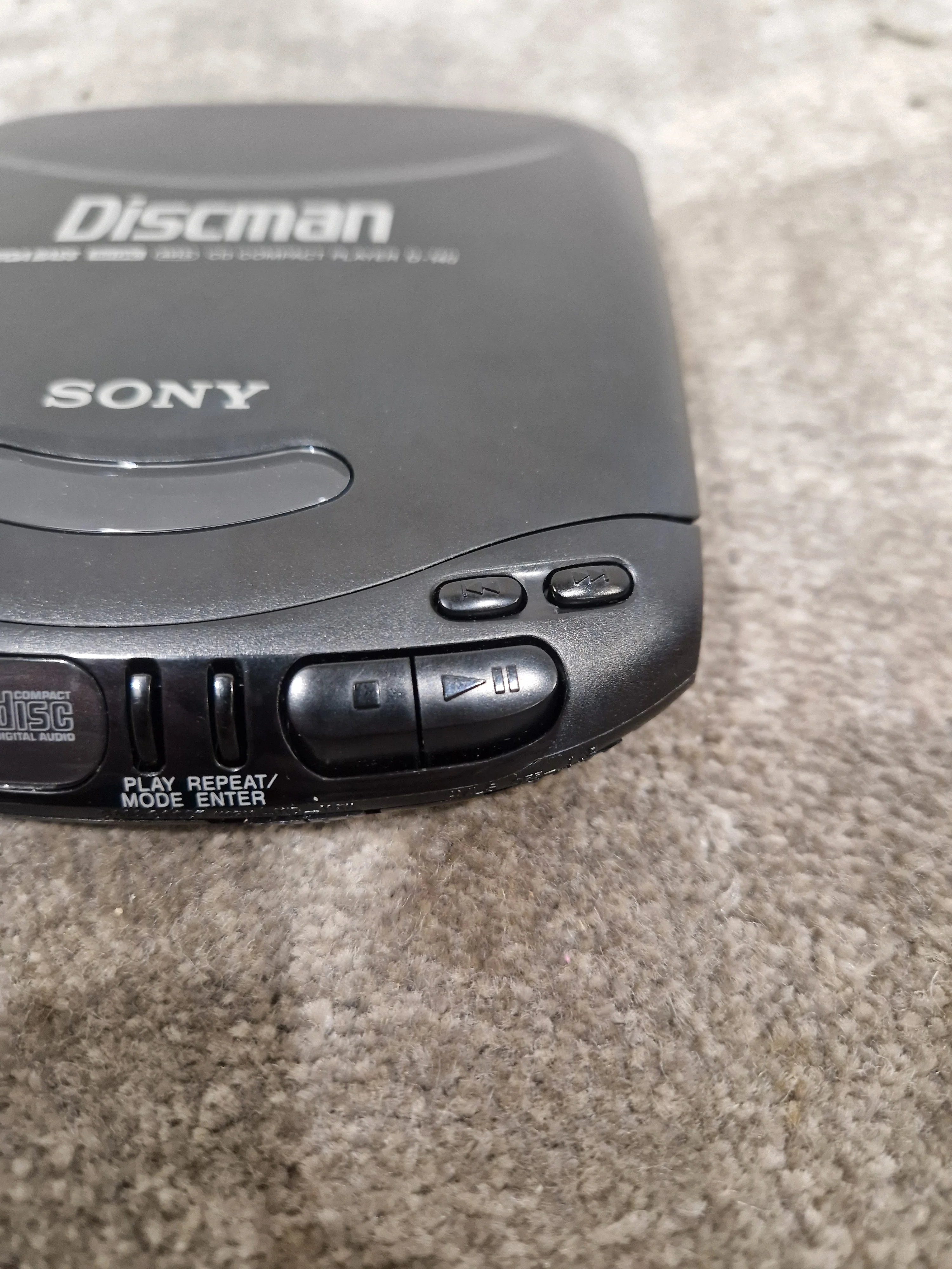 Sony Discman D-140 - CD Player - Mega Bass - Black – Portable CD Player - Spares or Repair - Image 4