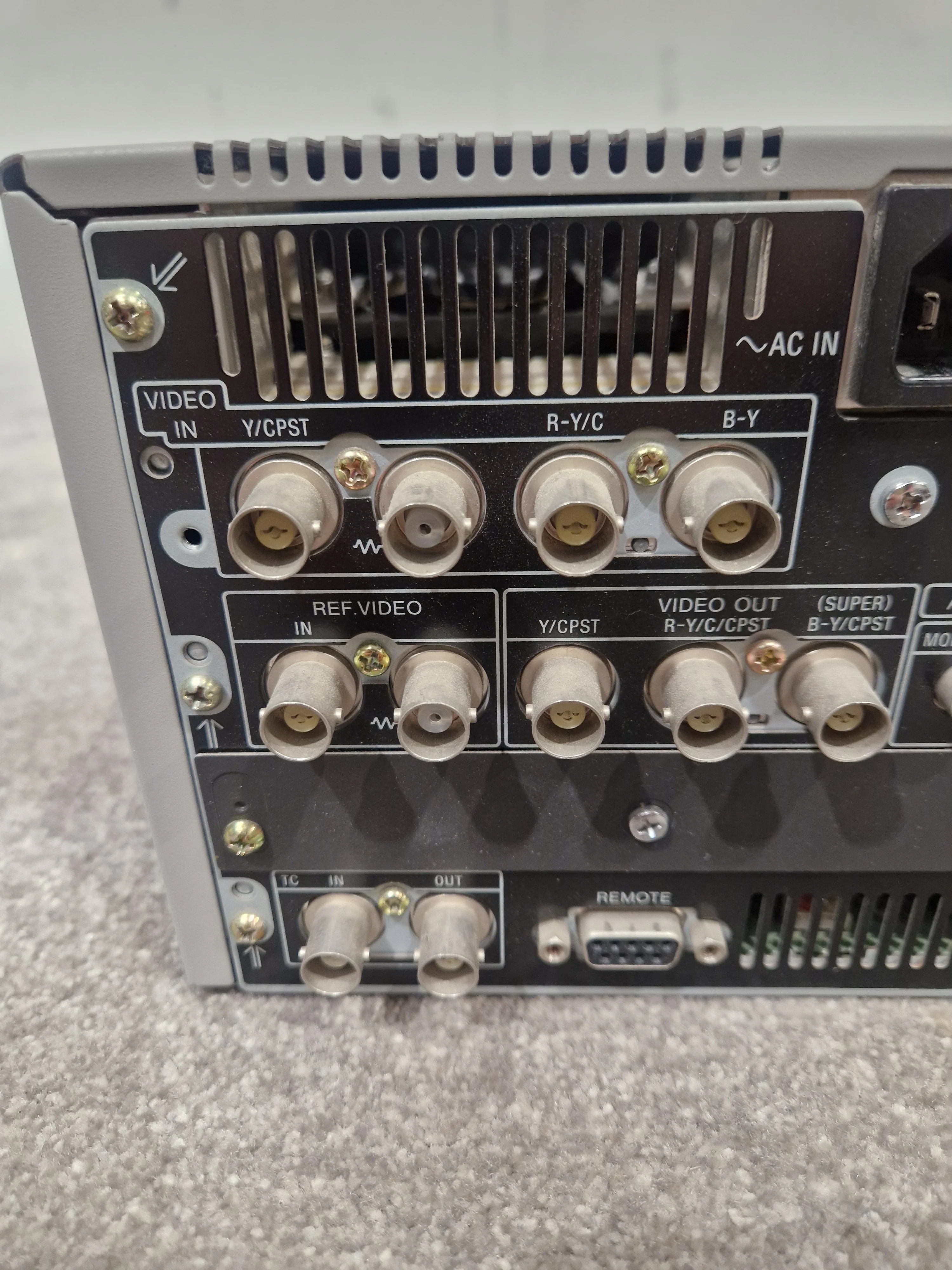Sony DSR-1500AP - Professional DVCAM Recorder, SDI Output - Very Good - Image 10