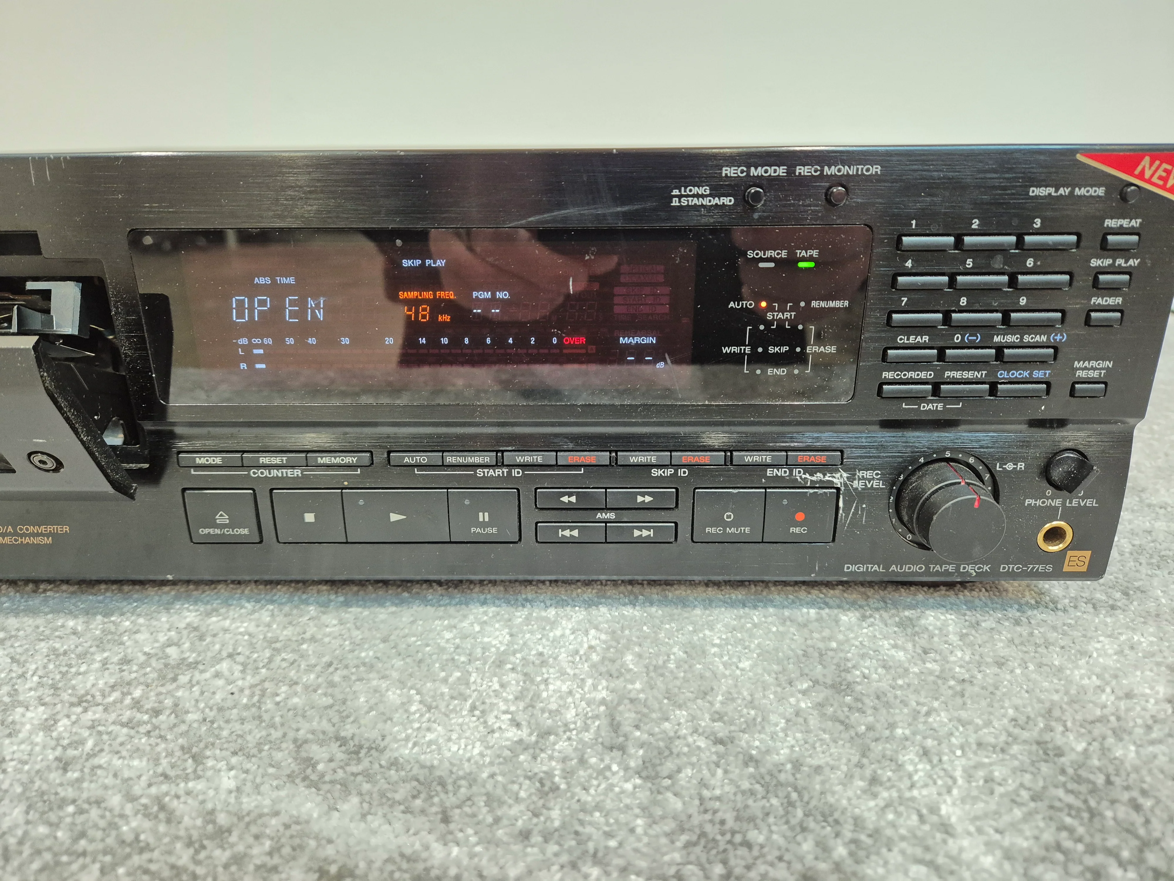 SONY DTC77ES - DAT Recorder - Original Box + Remote - Image 2
