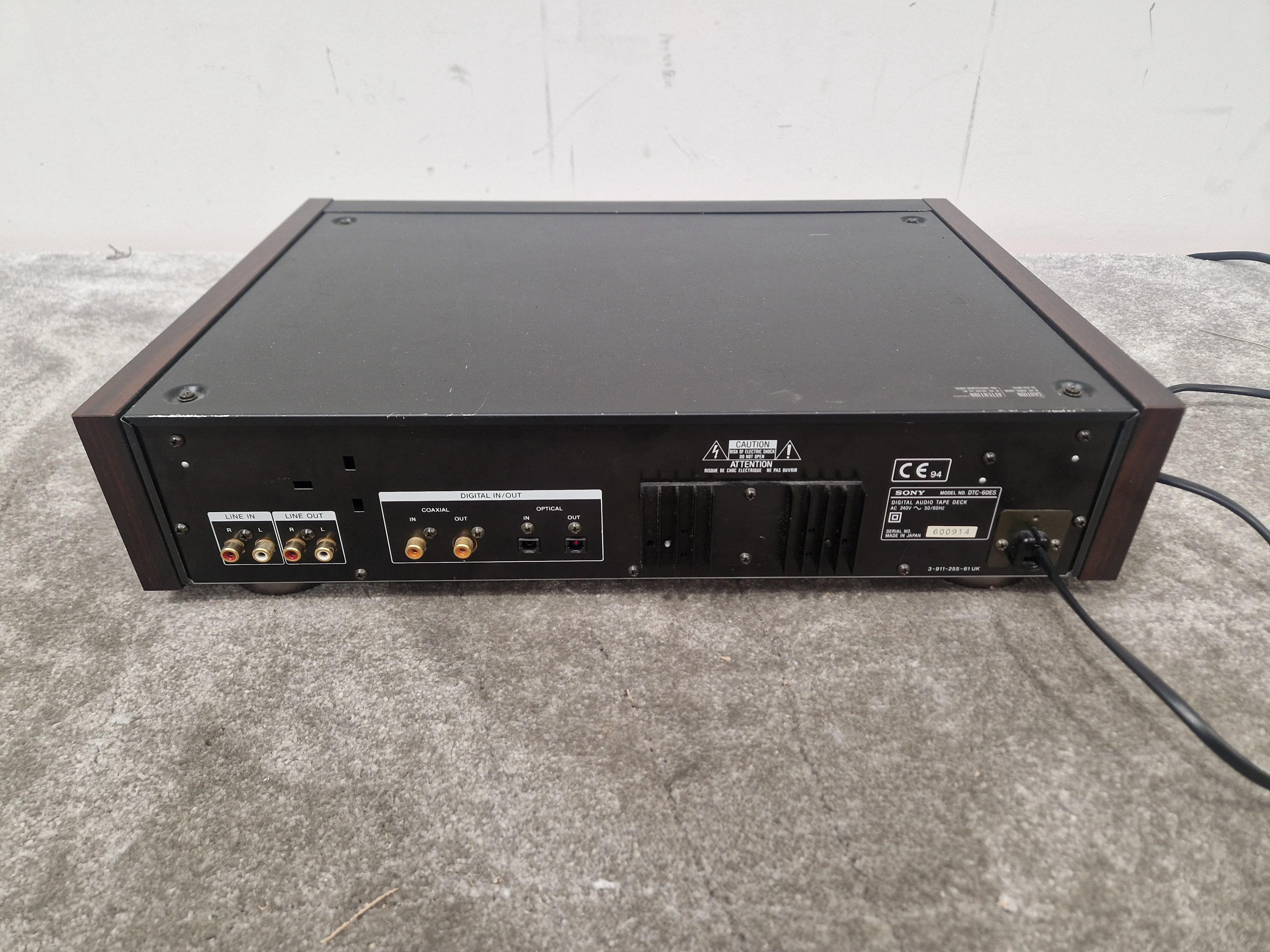 Sony DTS-60ES DAT Recorder – Dual Capstan, Digital I/O – ES Series – Fair Condition - Image 3