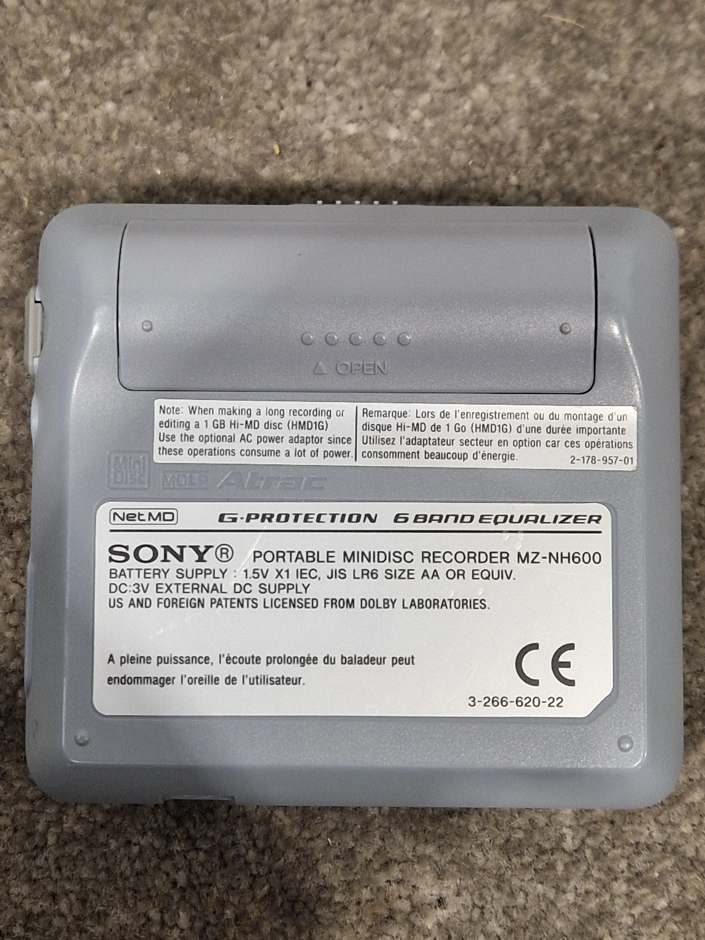 Sony MD Walkman Mz-nh600 Portable MiniDisc Player - High-Quality Audio, Long Battery Life - Excellent - Image 2