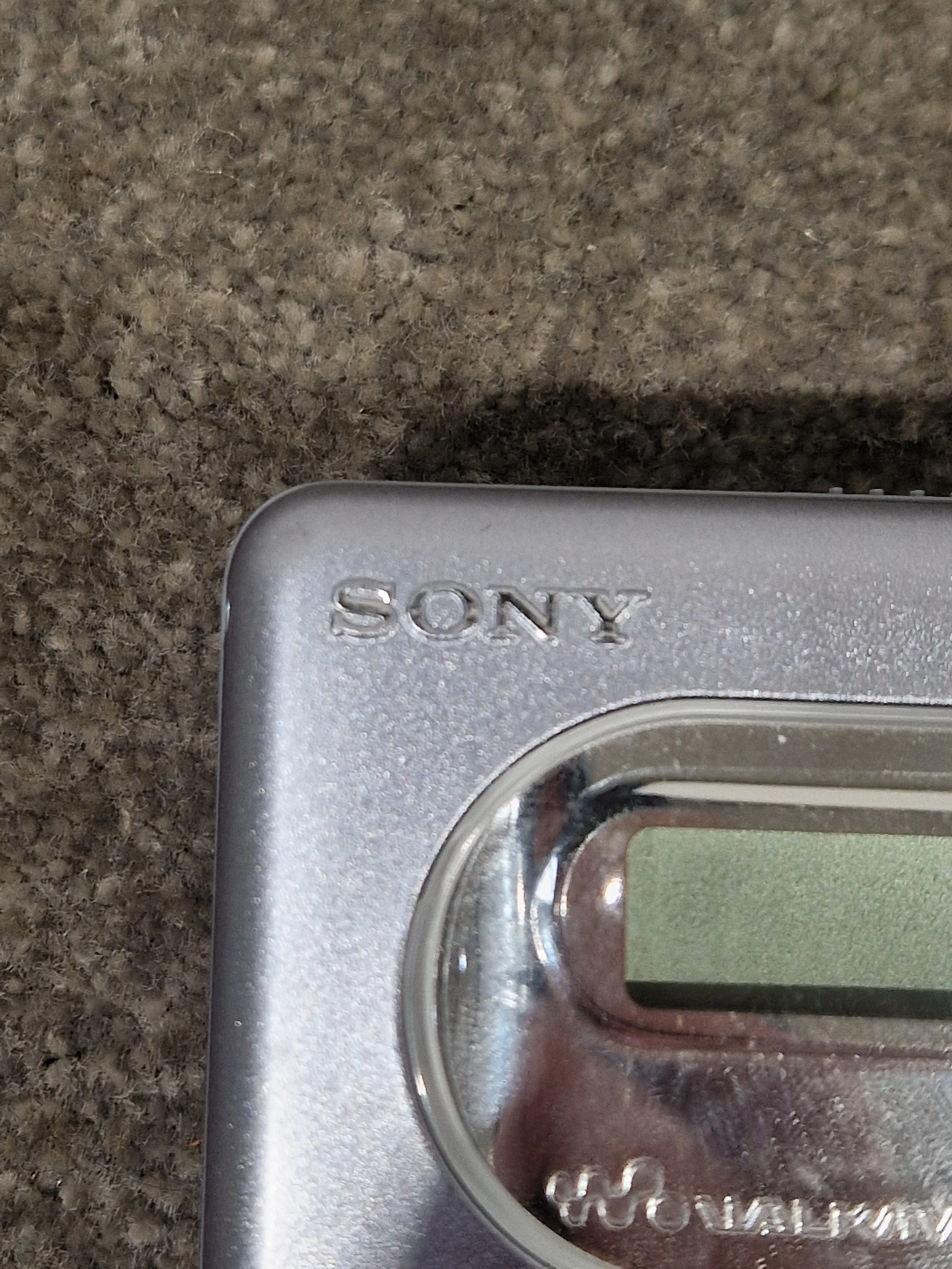 Sony MD Walkman Mz-nh600 Portable MiniDisc Player - High-Quality Audio, Long Battery Life - Excellent - Image 7