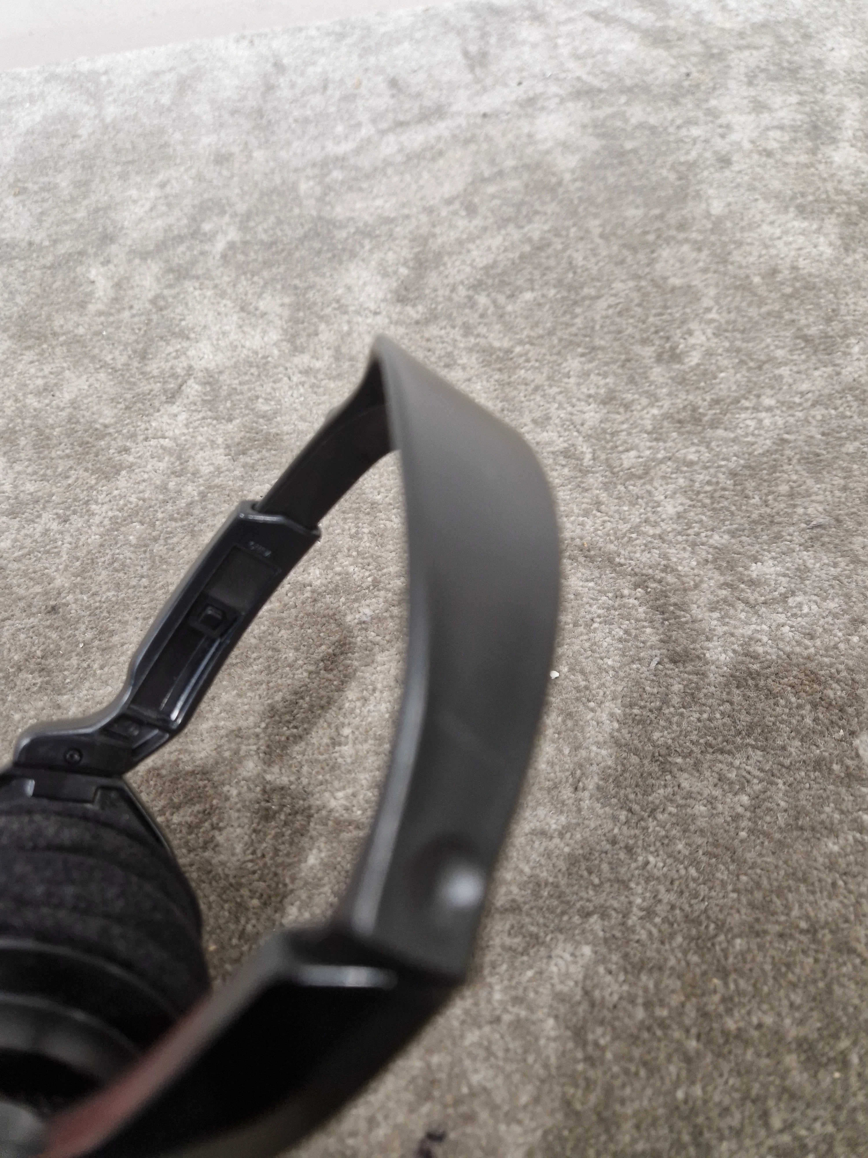 Sony MDR-V100 Black Headphones - Good - Image 10