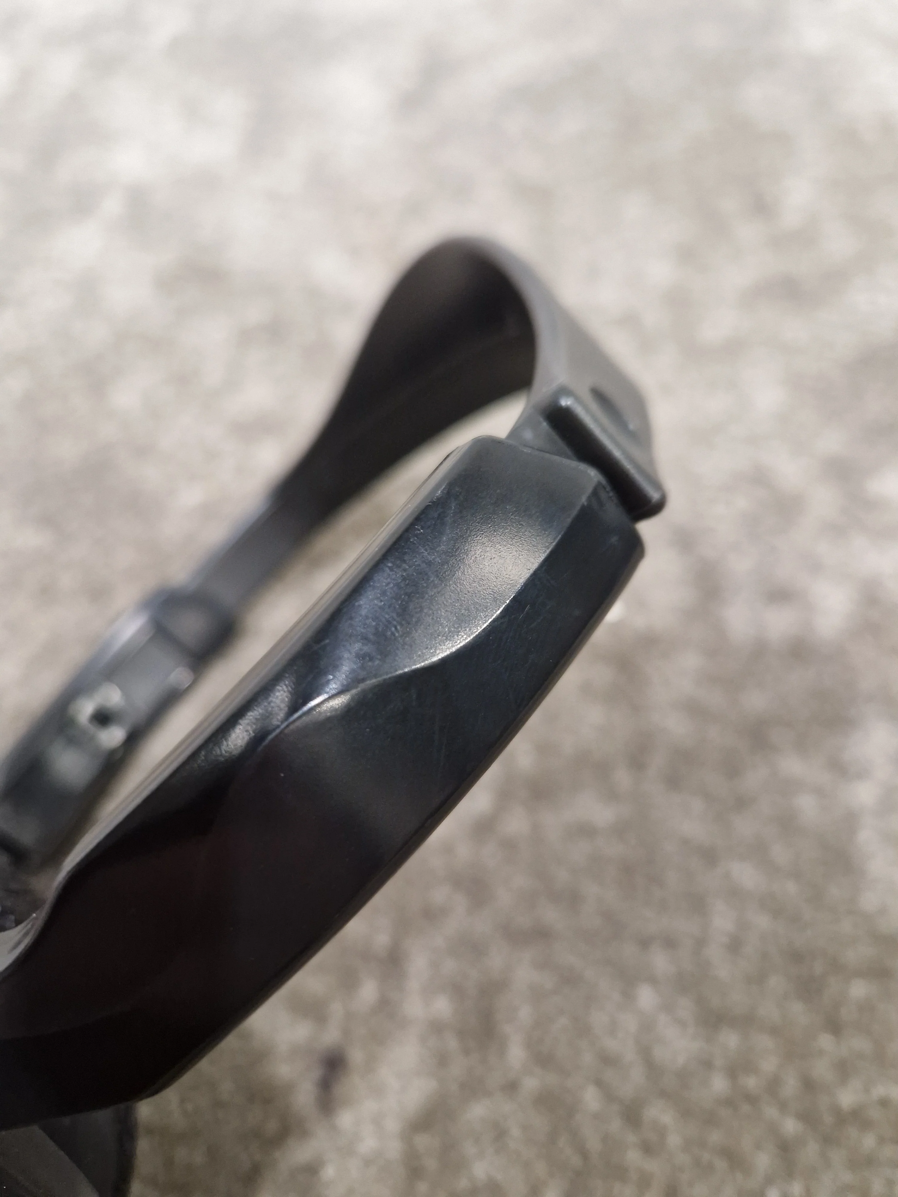 Sony MDR-V100 Black Headphones - Good - Image 2