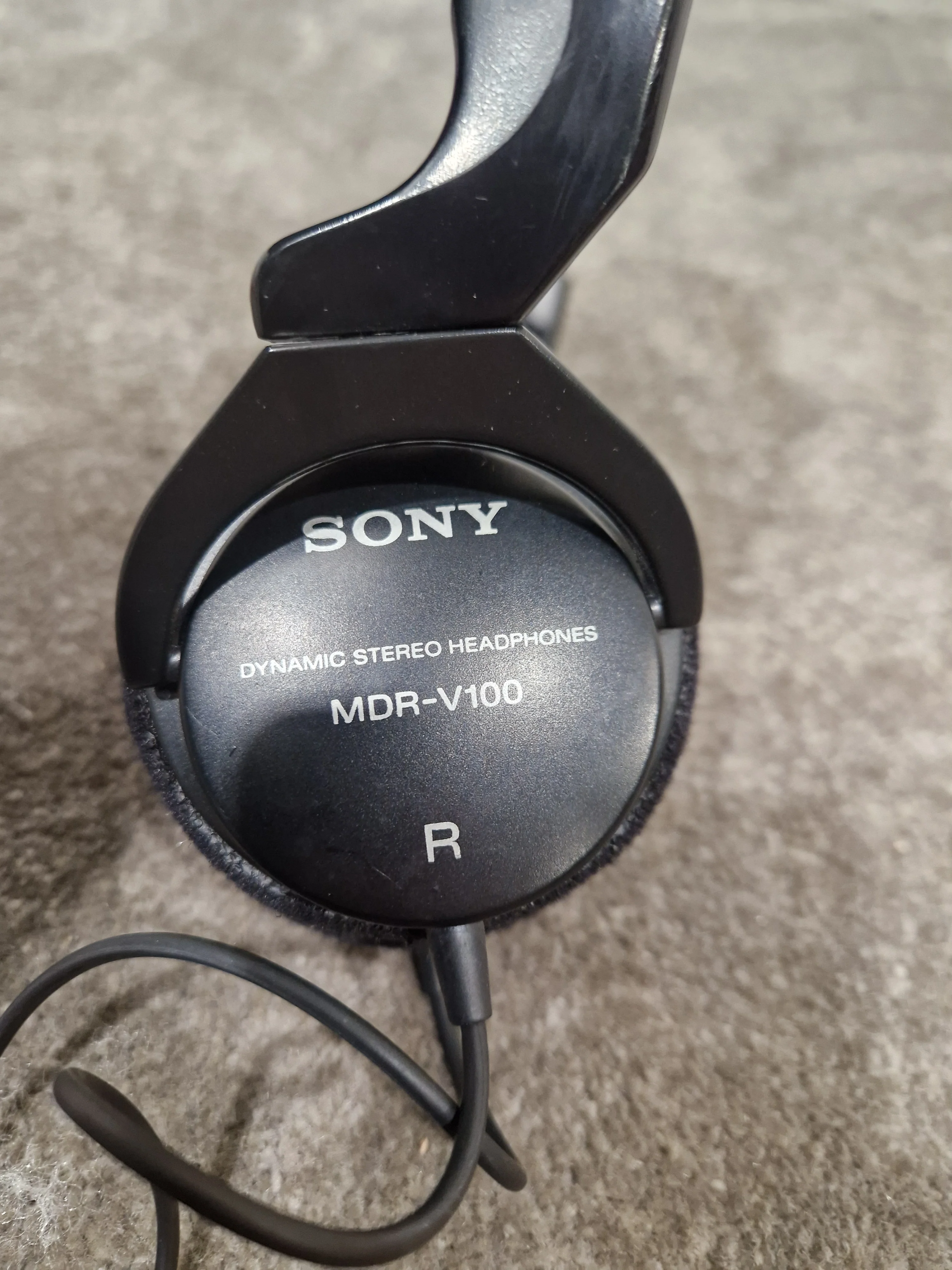 Sony MDR-V100 Black Headphones - Good - Image 5