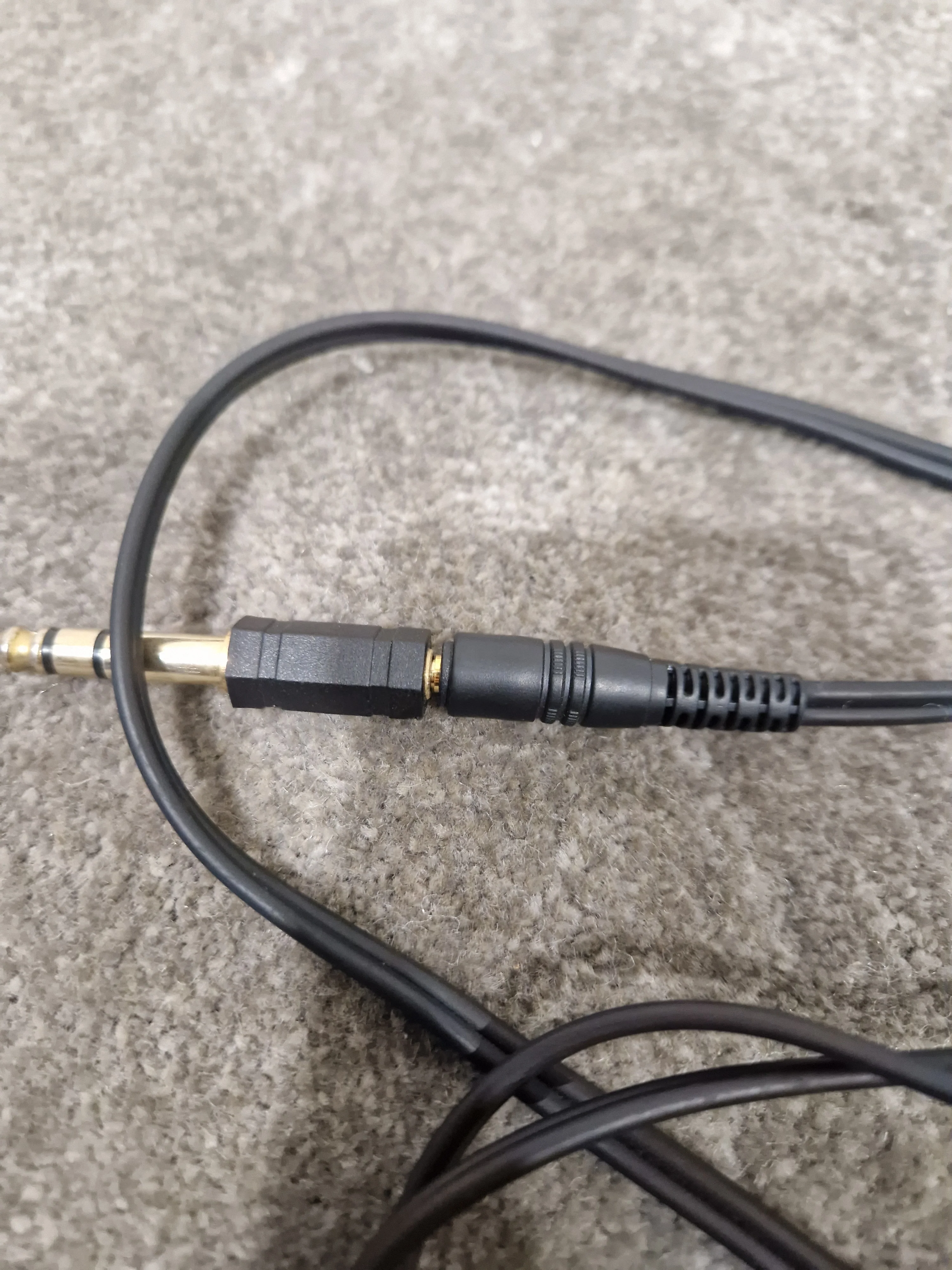 Sony MDR-V100 Black Headphones - Good - Image 8