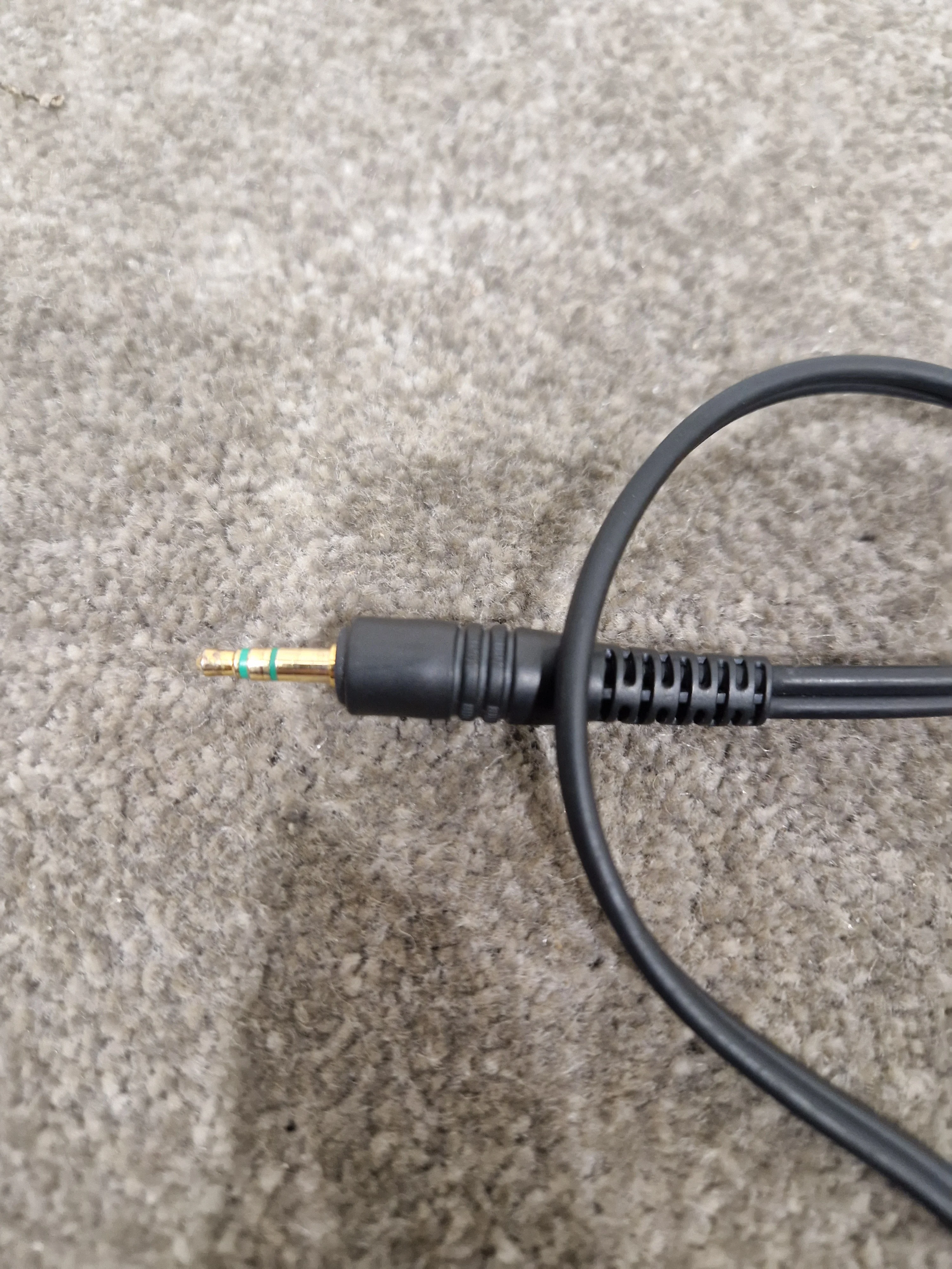 Sony MDR-V100 Black Headphones - Good - Image 9