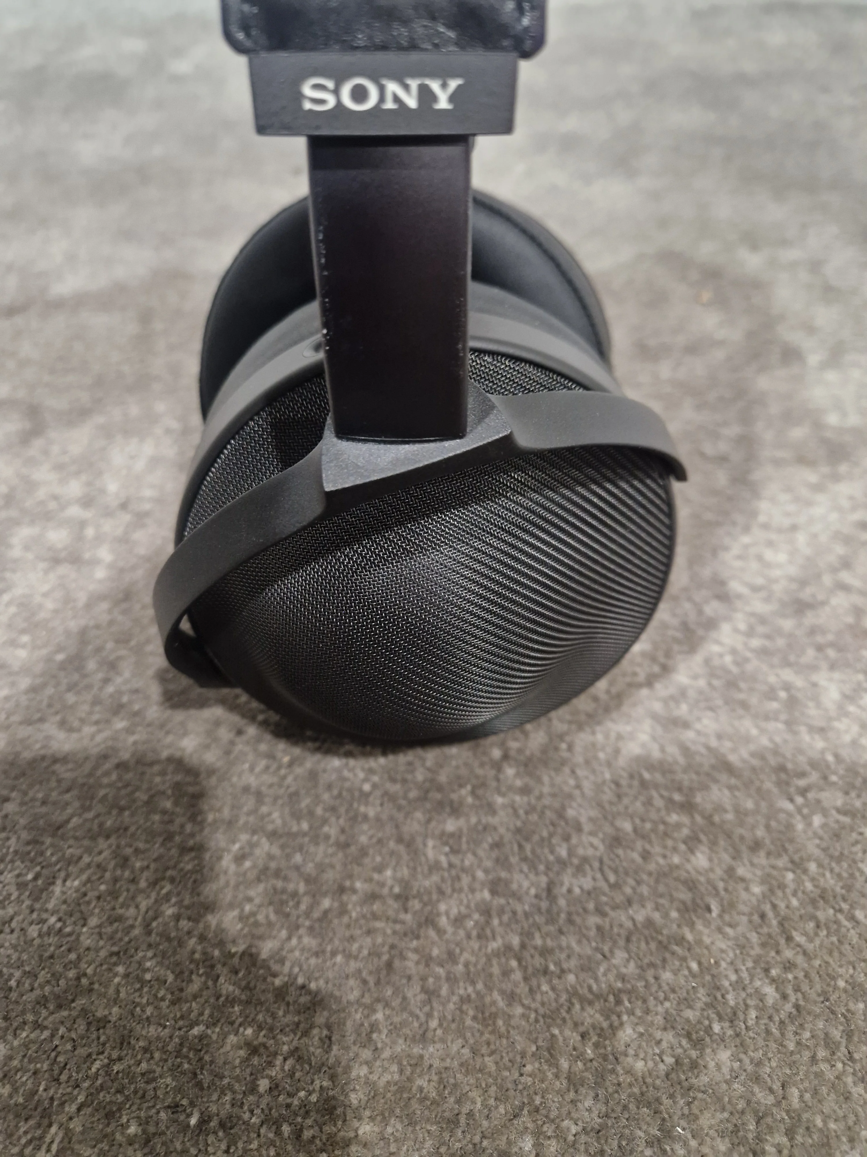 Sony MDR-Z1R Black Headphones - High-Resolution Audio - Excellent w/ Soft Case - Image 3