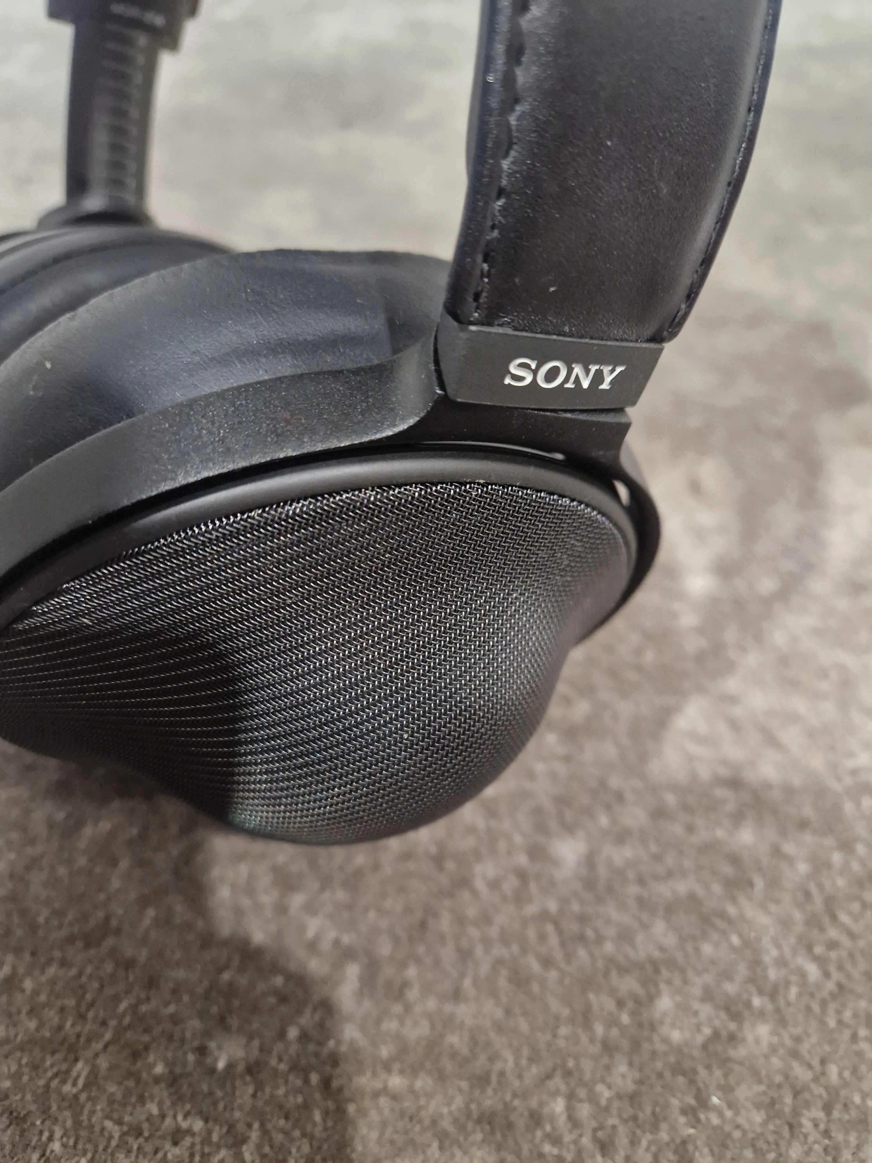 Sony MDR-Z1R Black Headphones - High-Resolution Audio - Excellent w/ Soft Case - Image 5