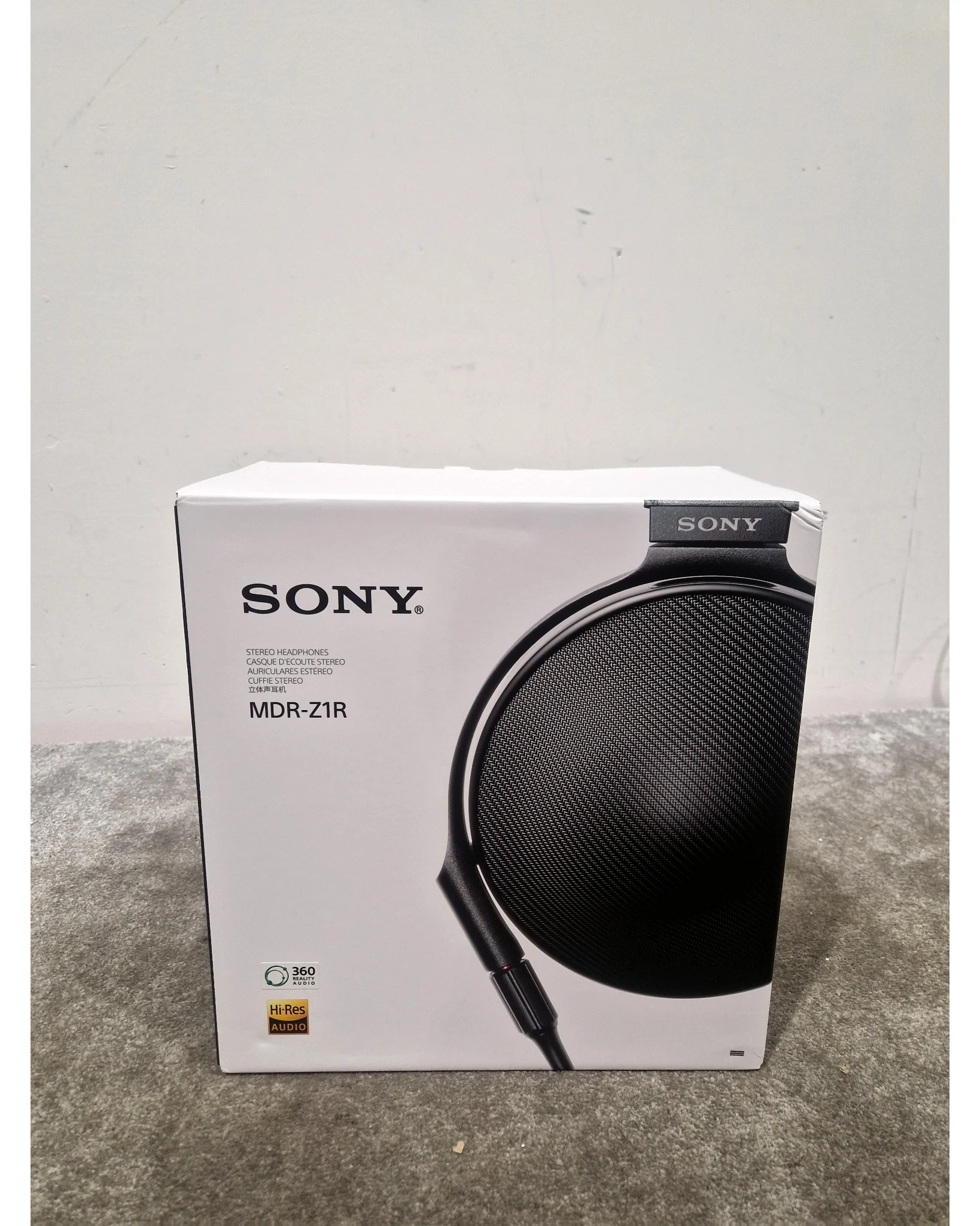 Sony MDR-Z1R - Headphones - Black - Like New w/ Original Box, Manuals & Hard Case - Image 17