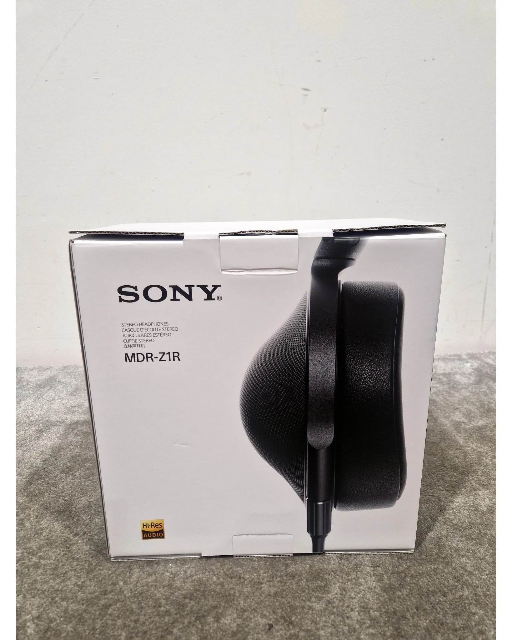 Sony MDR-Z1R - Headphones - Black - Like New w/ Original Box, Manuals & Hard Case - Image 23