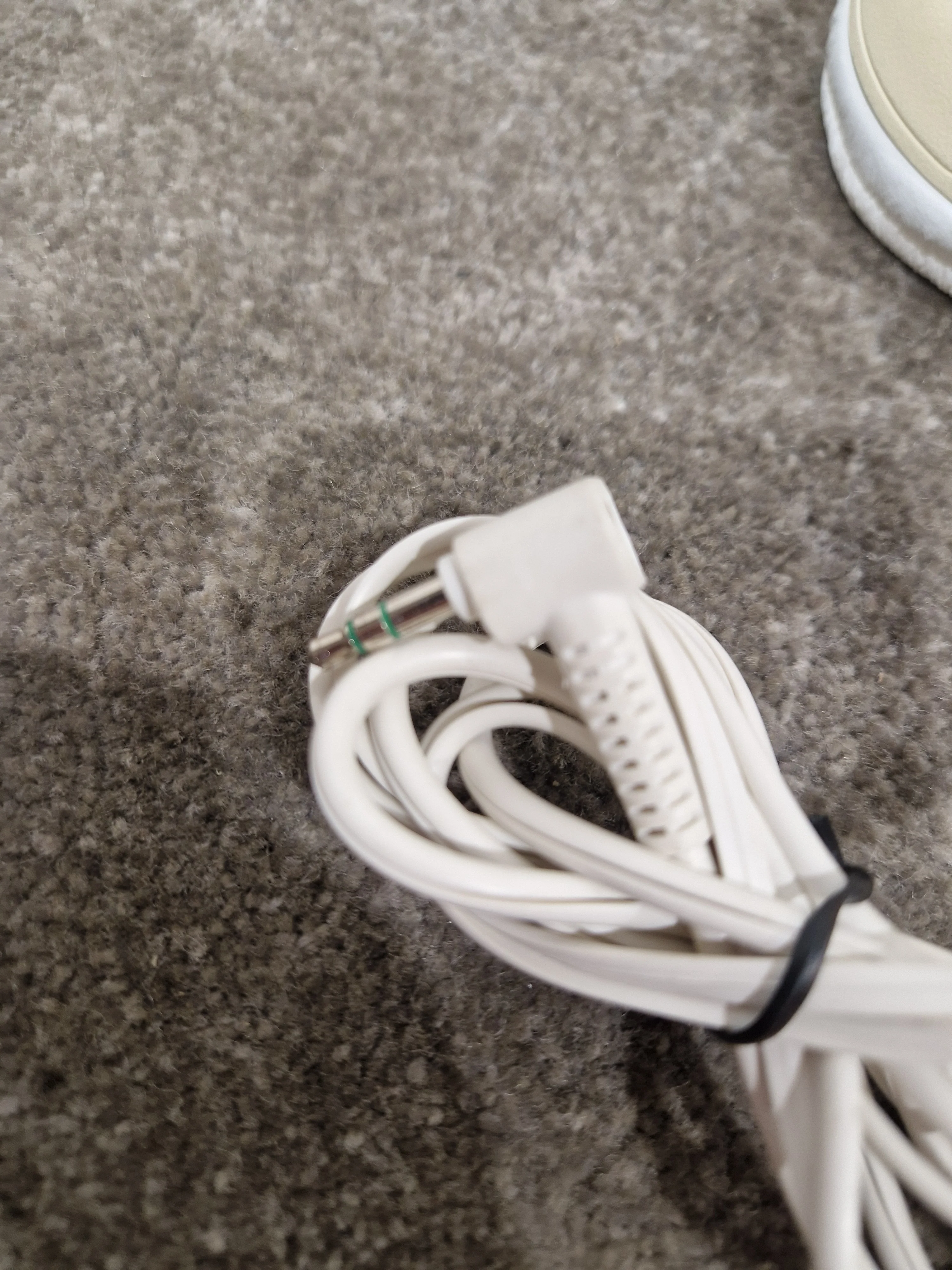 Sony MDR-ZX100 On-Ear Headphones White - Good - Image 3