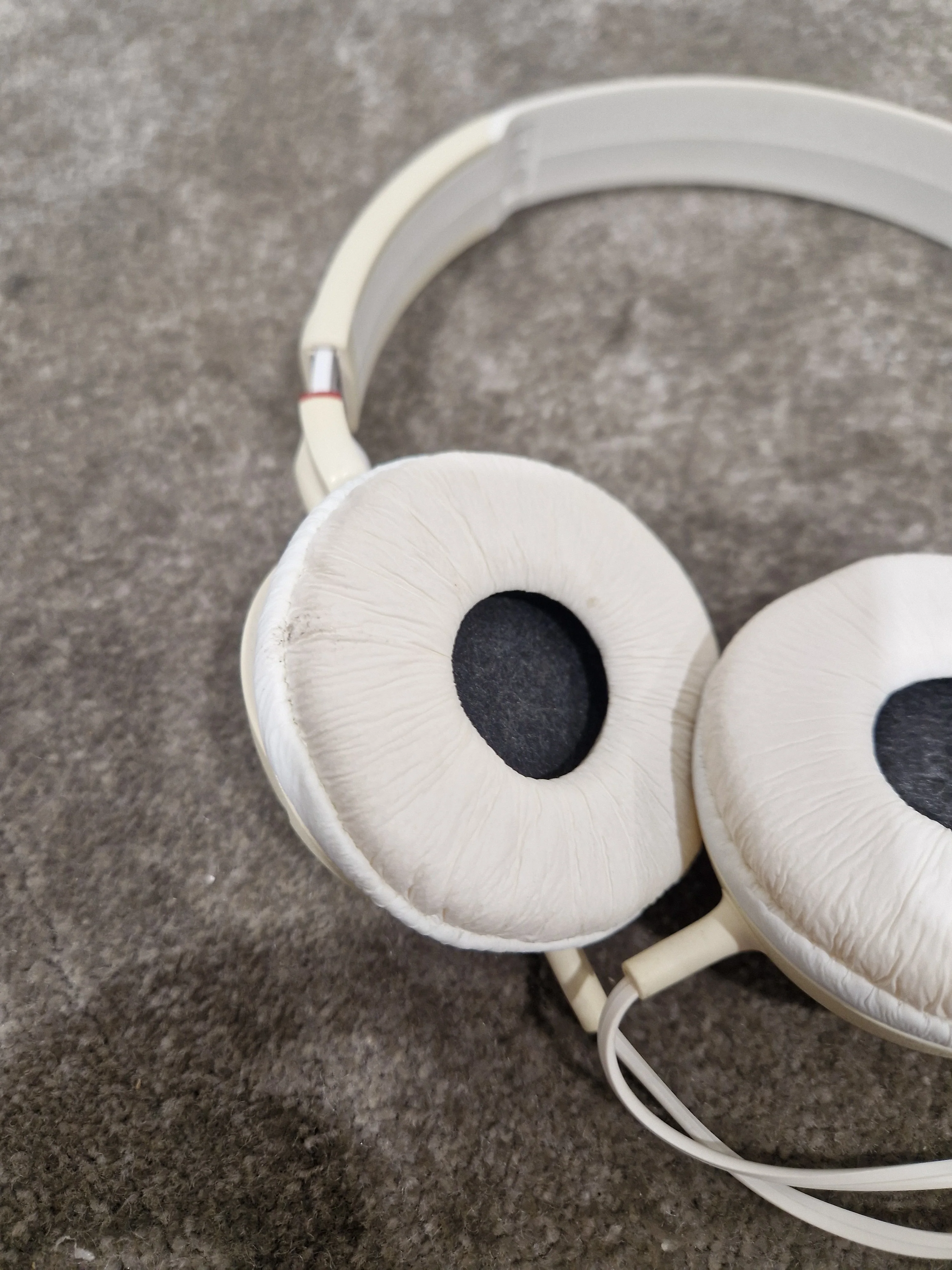 Sony MDR-ZX100 On-Ear Headphones White - Good - Image 7