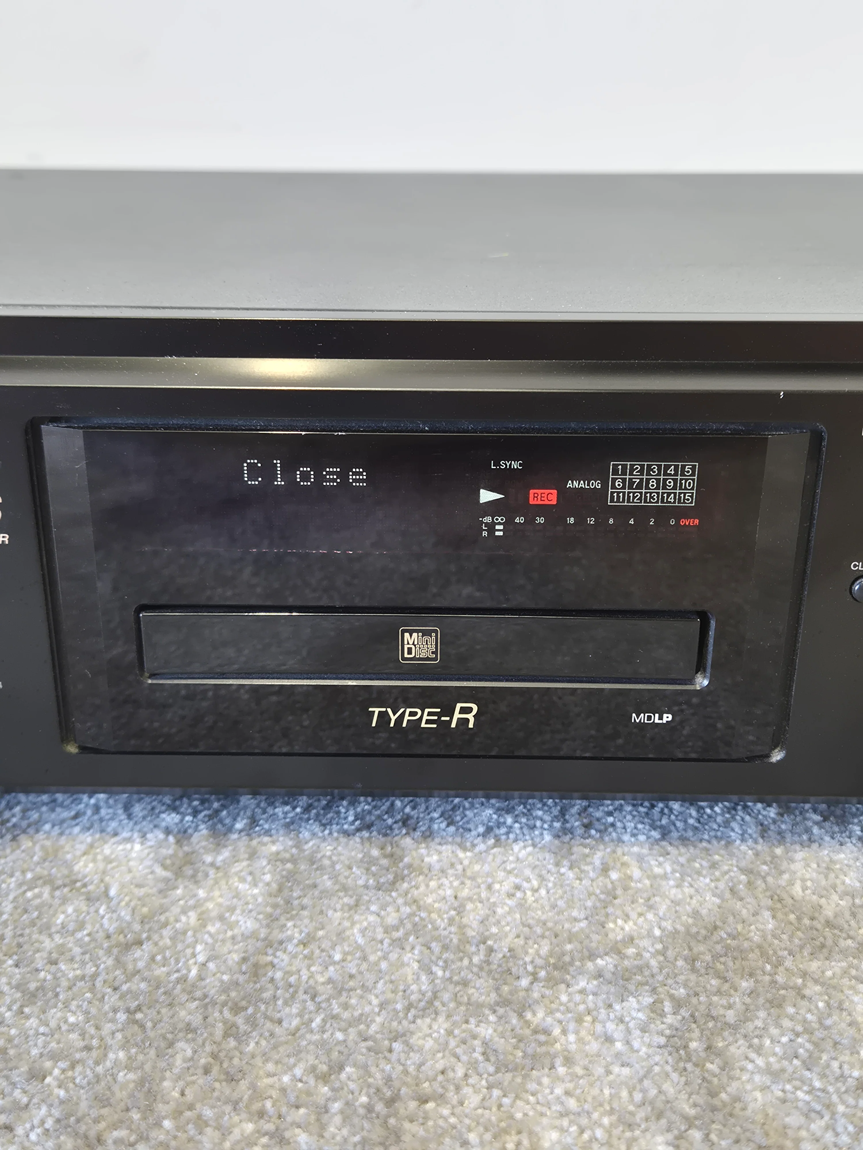 Sony MDS-JA333ES - MiniDisc Deck (Spares or Repairs) - Image 3