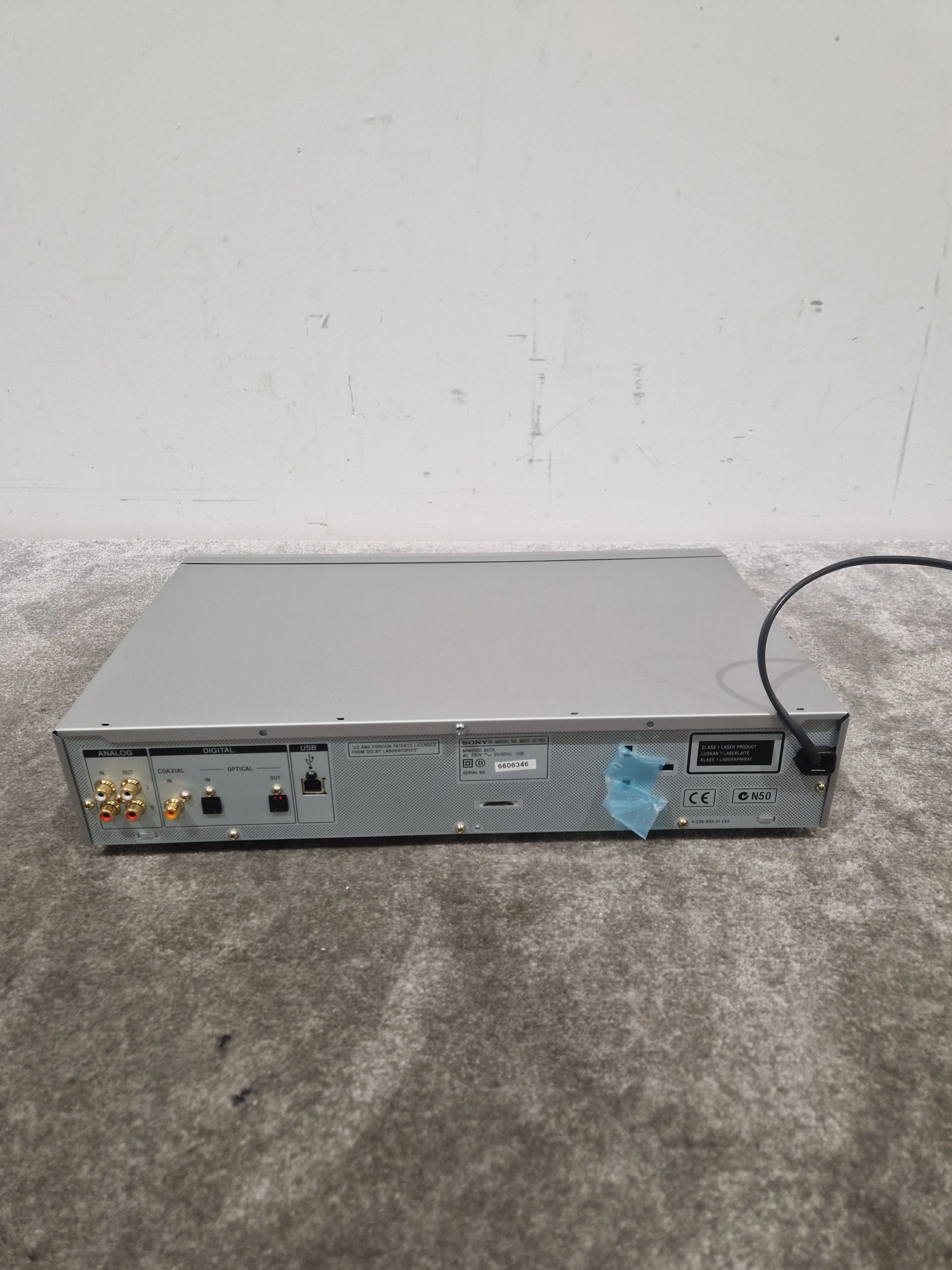 Sony MDS-JE780 - MiniDisc Player - Spares or Repair w/ Remote - Image 6
