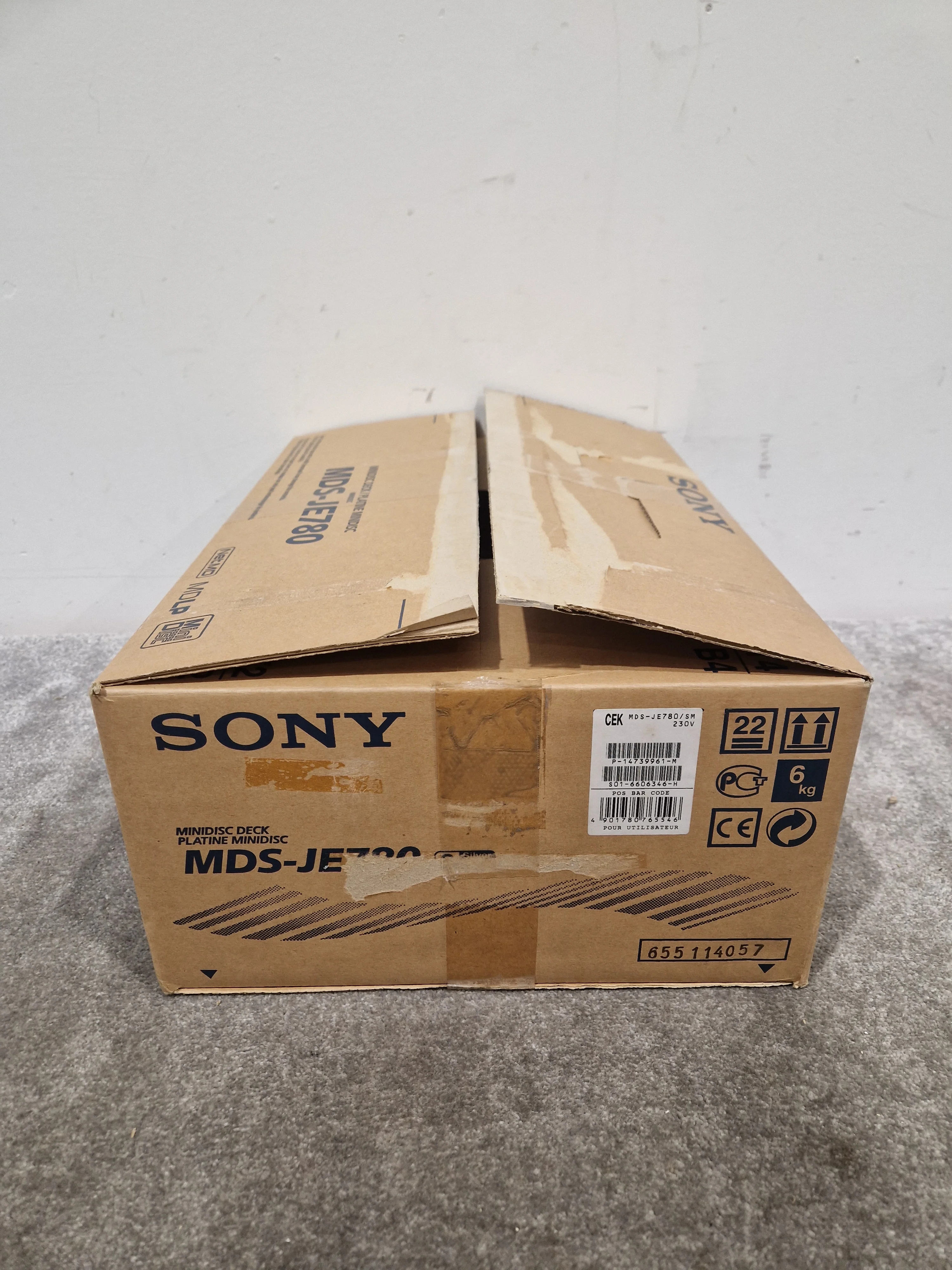 Sony MDS-JE780 - Minidisc Recorder - Spares or Repair w/ Original Box & Remote - Image 3
