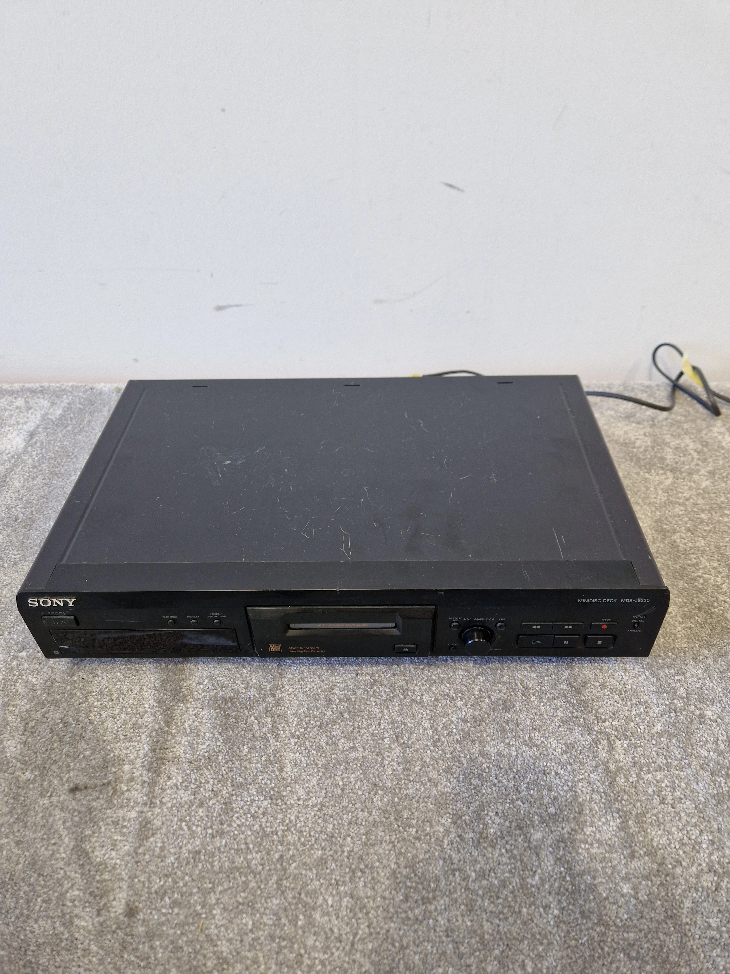 Sony MDS-JE330 MiniDisc Player – Portable Digital Audio Recorder w/ Remote Control - Spares or Repair - Image 2