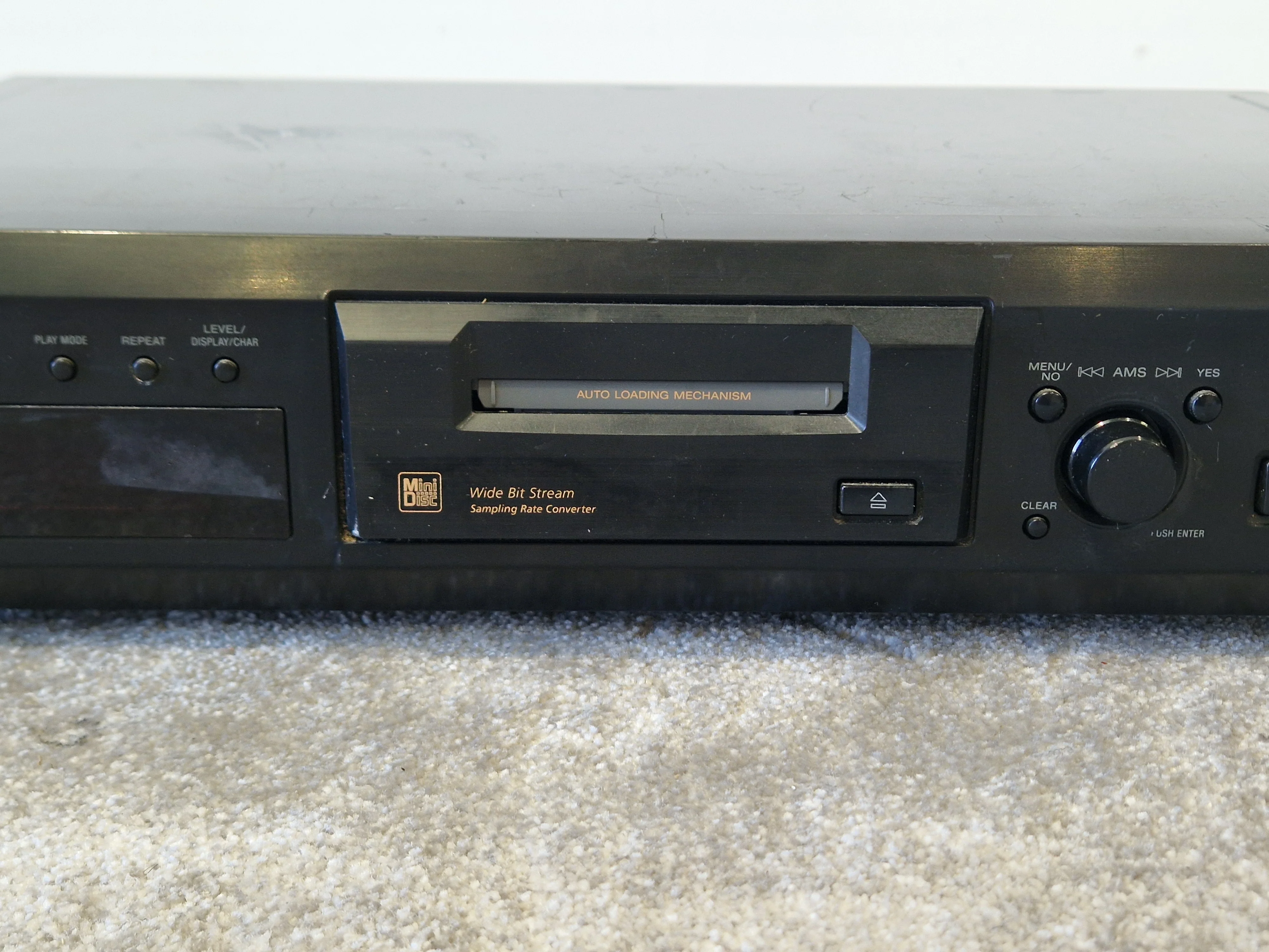 Sony MDS-JE330 MiniDisc Player – Portable Digital Audio Recorder w/ Remote Control - Spares or Repair - Image 7