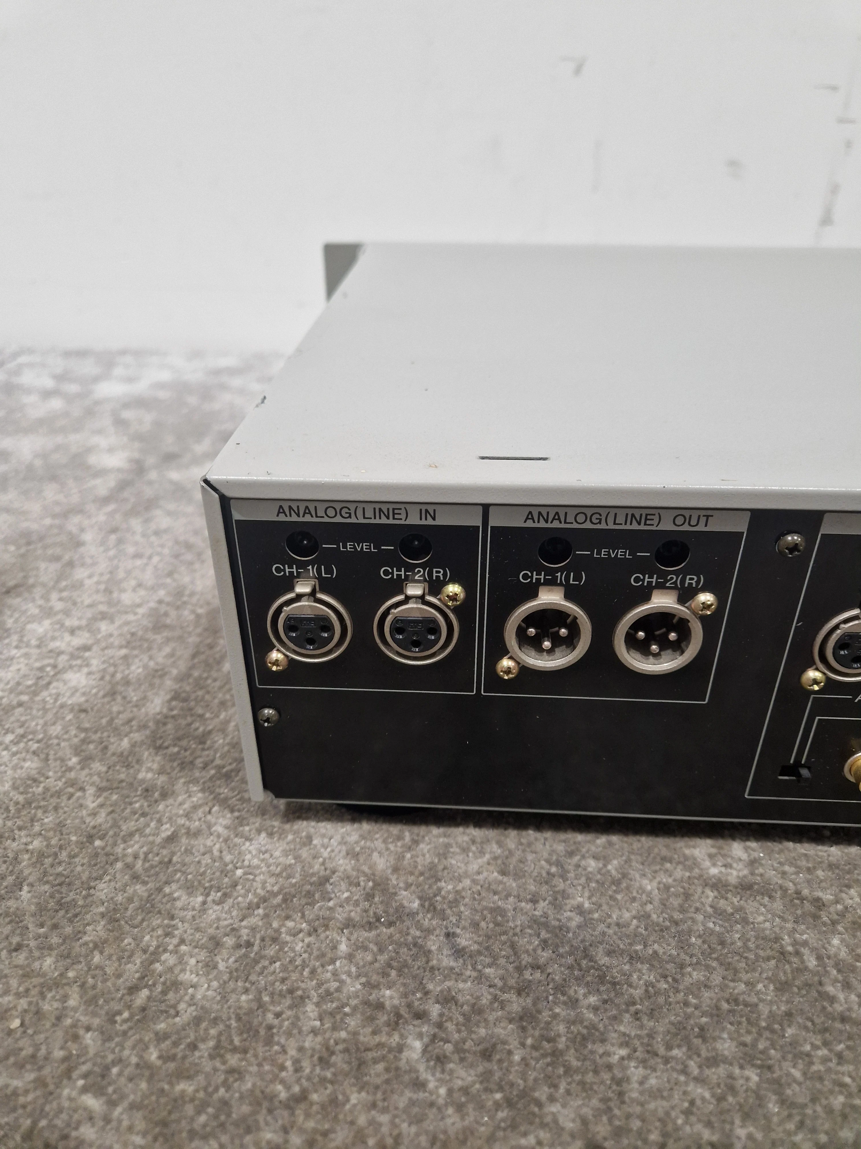Sony PCM-2600 DAT Player - Sound Output Issue - Spares or Repair w/ Power Supply - Image 10