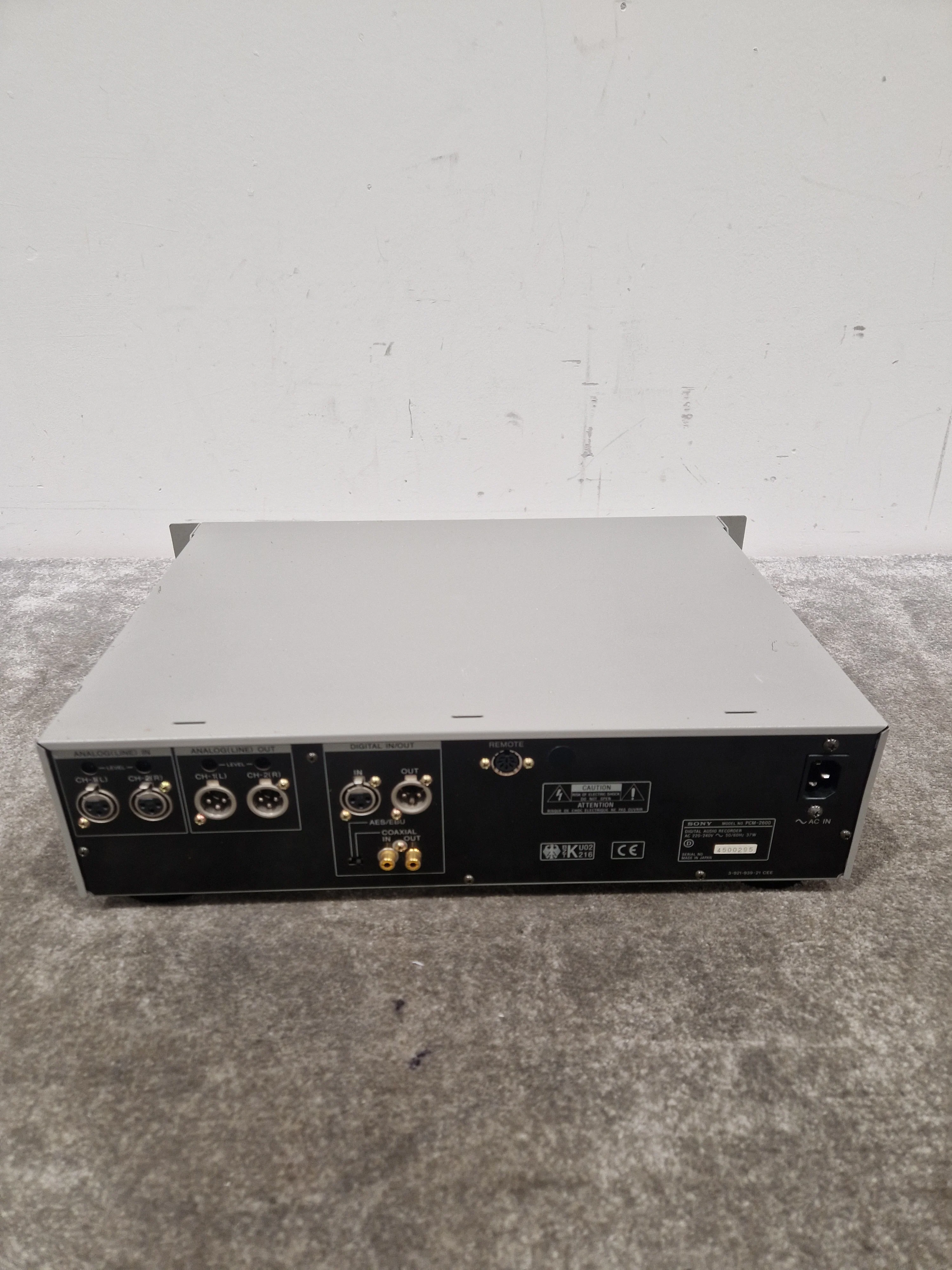Sony PCM-2600 DAT Player - Sound Output Issue - Spares or Repair w/ Power Supply - Image 3