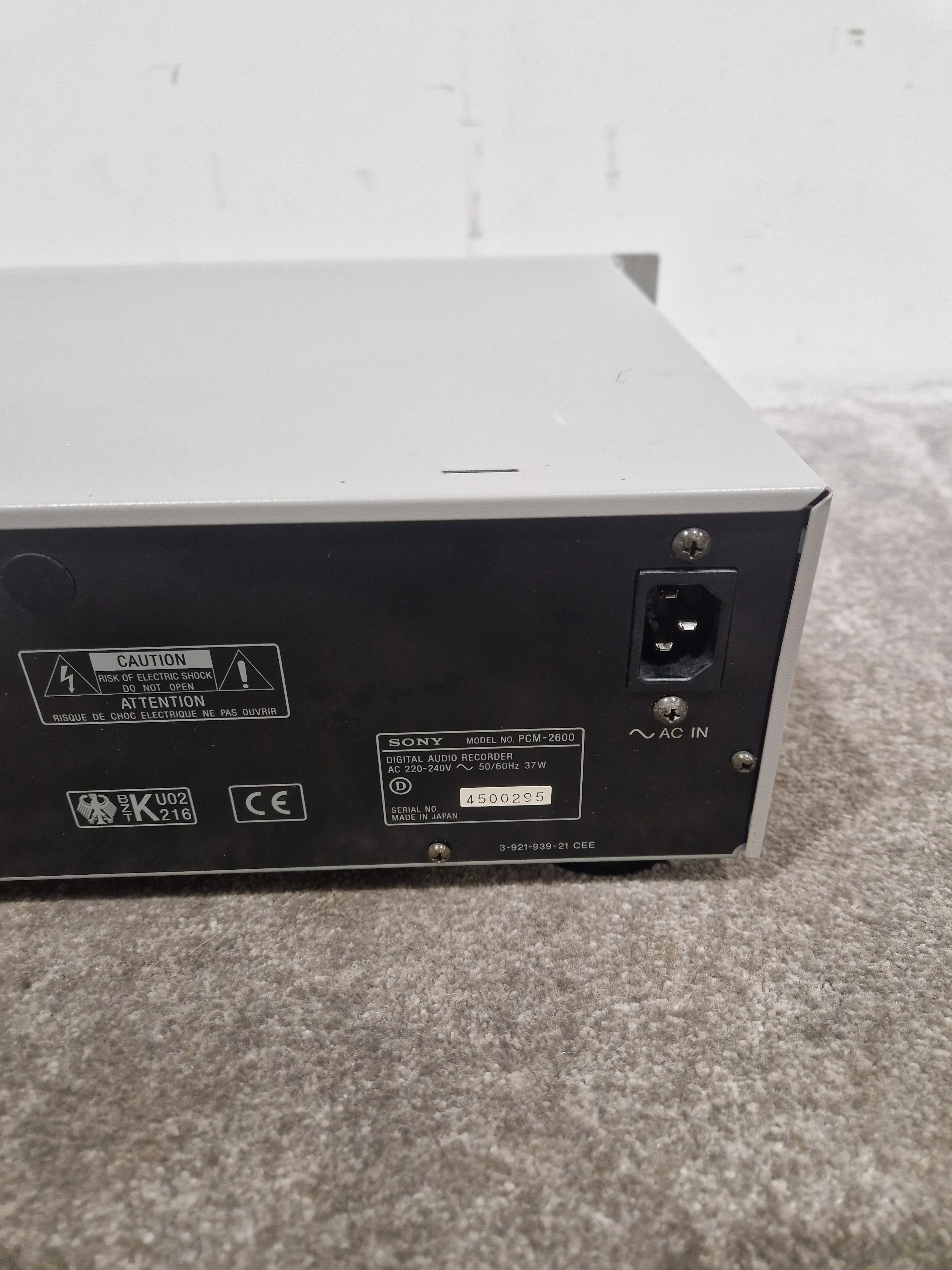 Sony PCM-2600 DAT Player - Sound Output Issue - Spares or Repair w/ Power Supply - Image 8